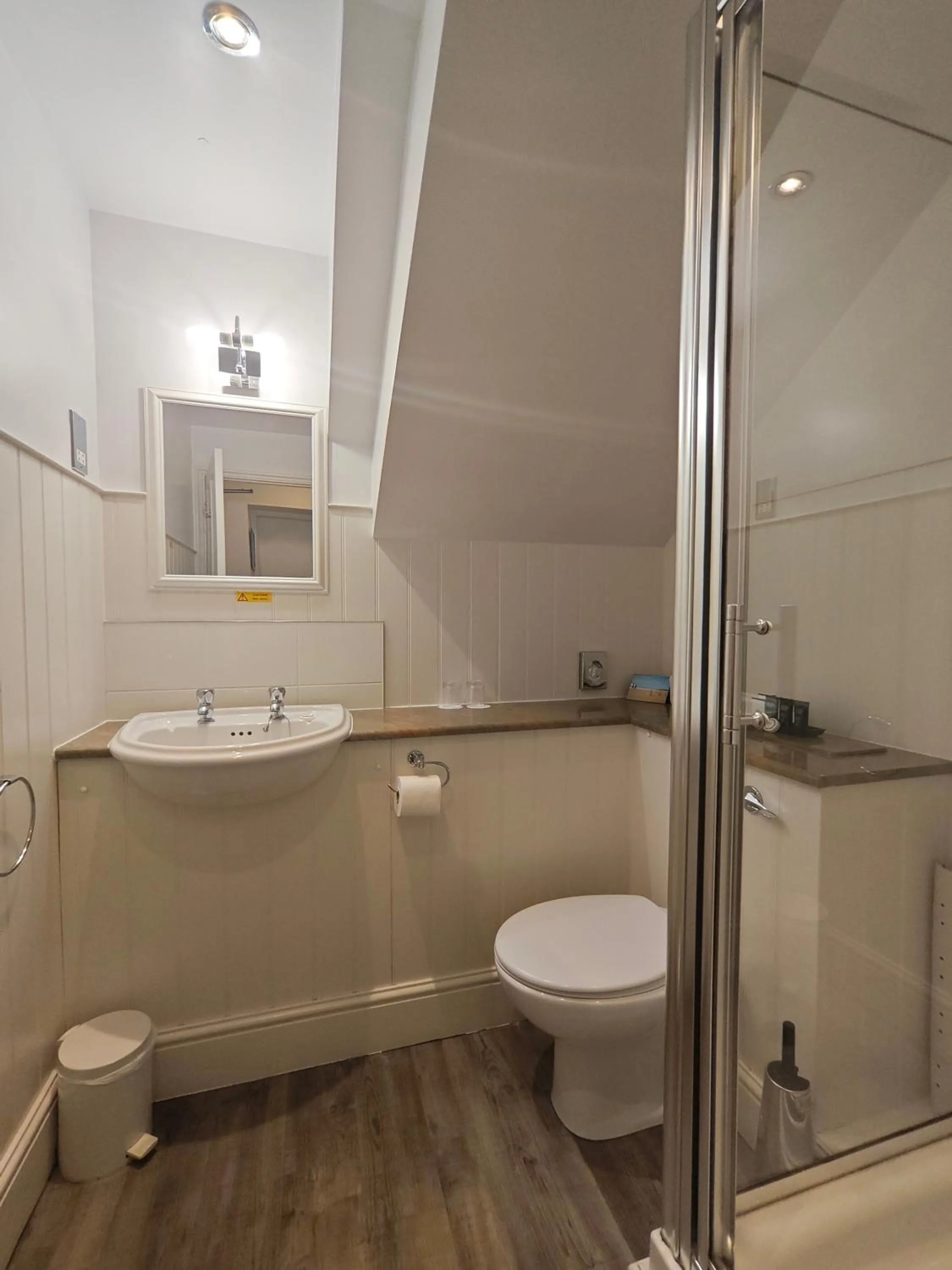 Bathroom in Trenython Manor Resort