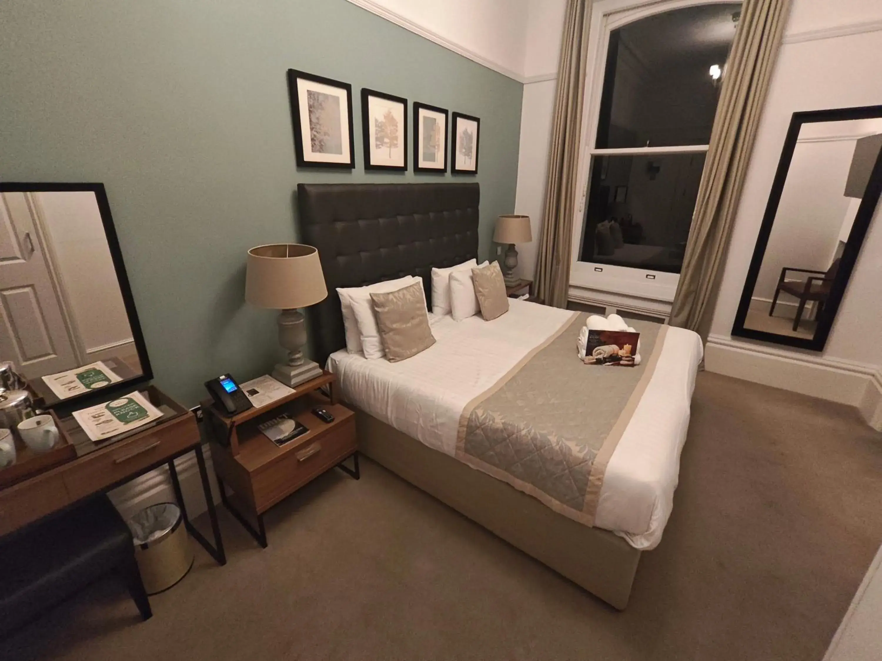 Bedroom, Bed in Trenython Manor Resort Bedroom, Bed in Trenython Manor Resort