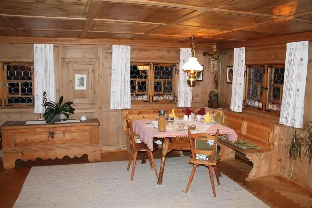 Haus Lucas Tschofen