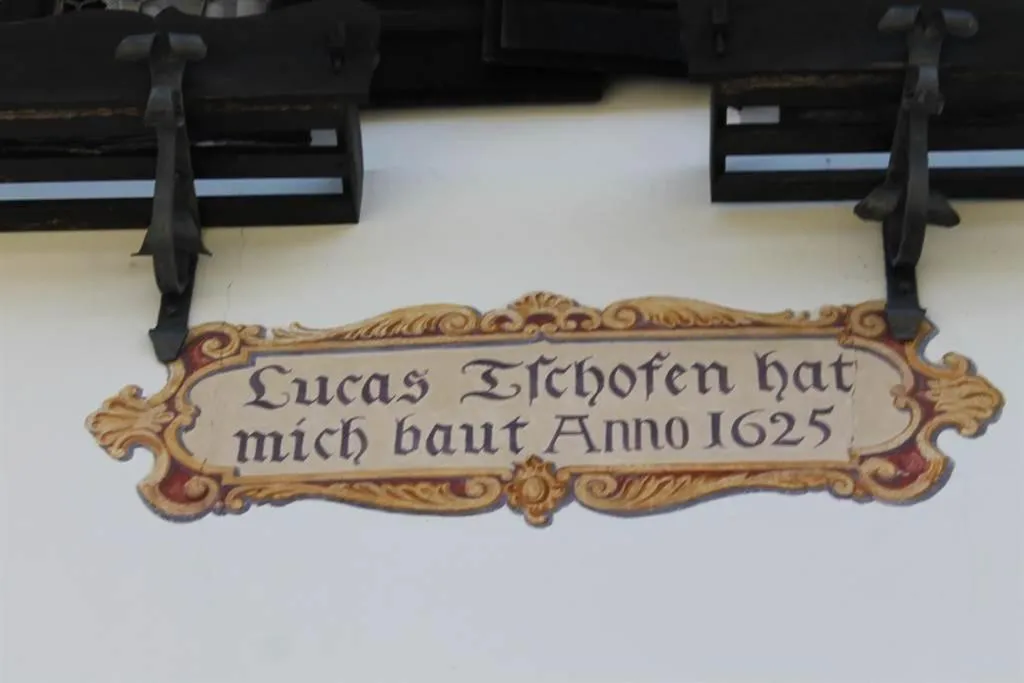 Haus Lucas Tschofen