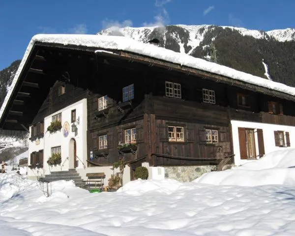 Haus Lucas Tschofen
