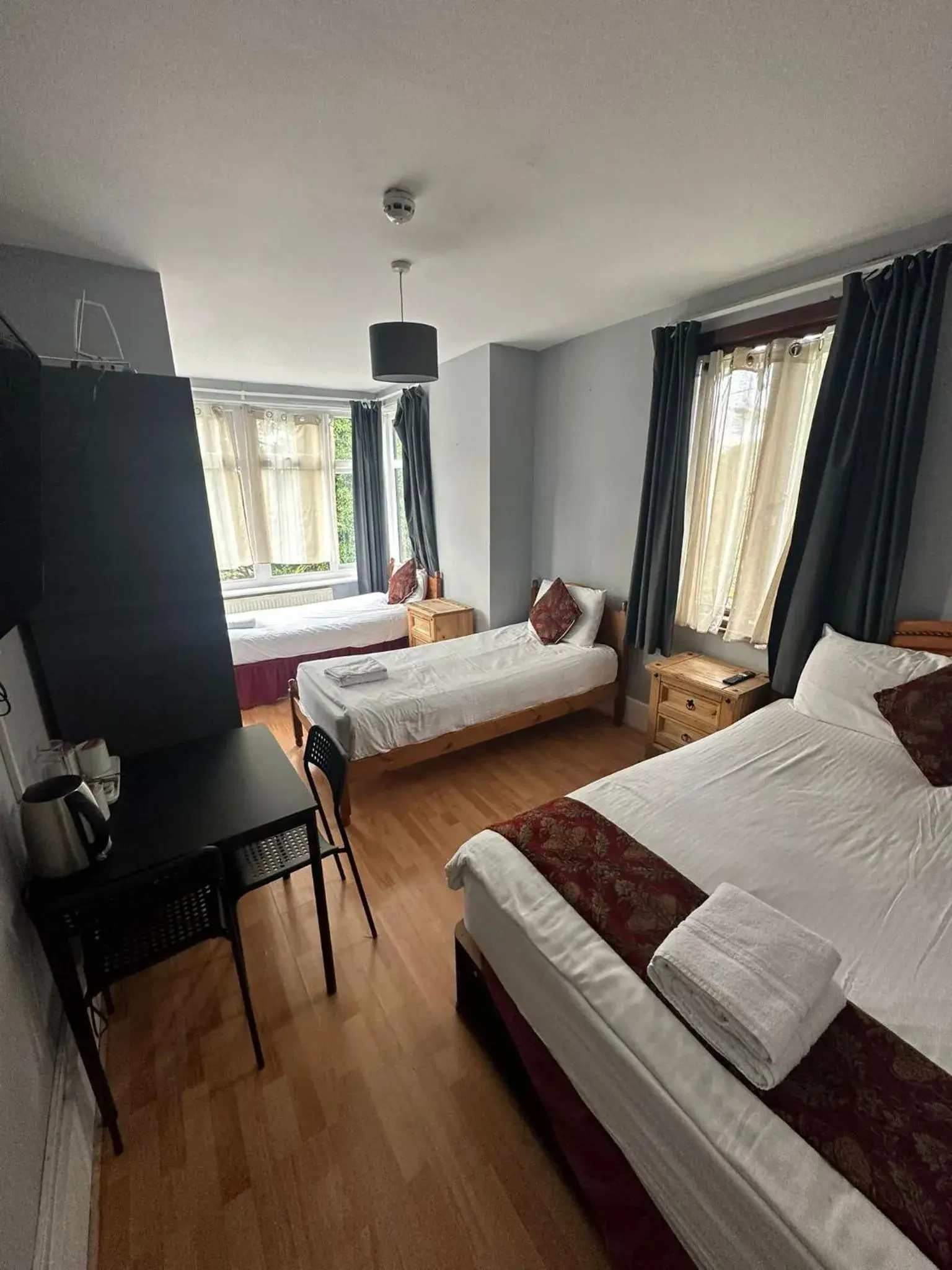 Quadruple Room in Ruxley Rooms Quadruple Room in Ruxley Rooms