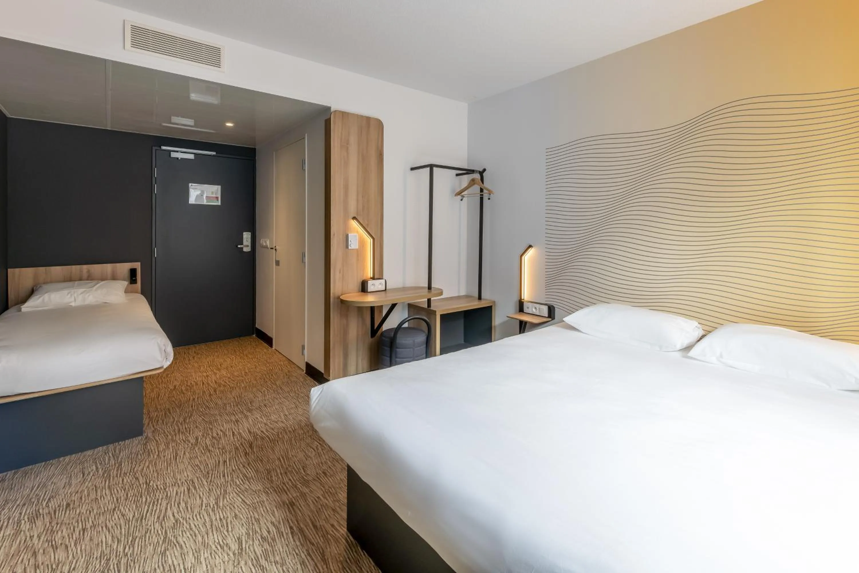 Bedroom, Bed in B&B HOTEL Bordeaux Centre Gare Saint-Jean