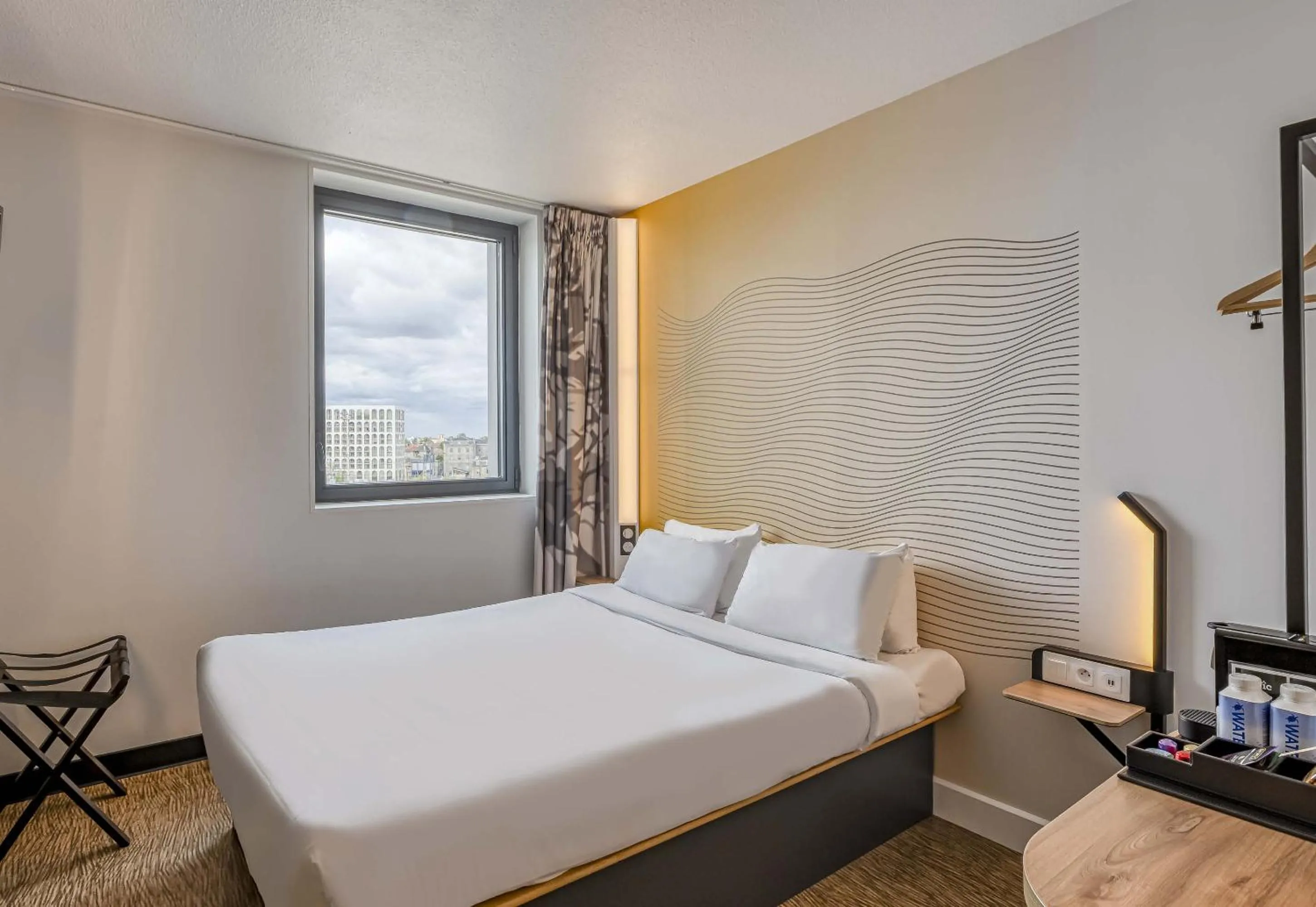 Bedroom, Bed in B&B HOTEL Bordeaux Centre Gare Saint-Jean