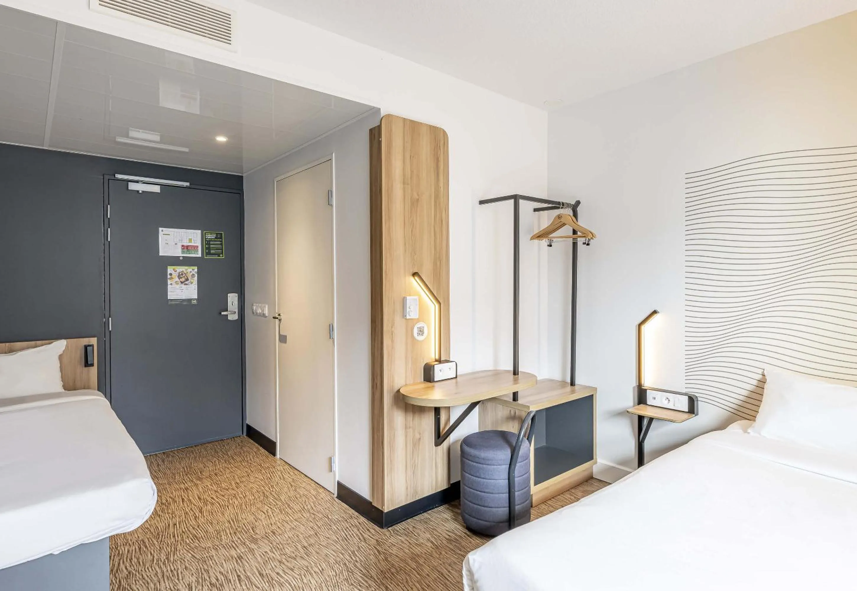 Bedroom, Bed in B&B HOTEL Bordeaux Centre Gare Saint-Jean