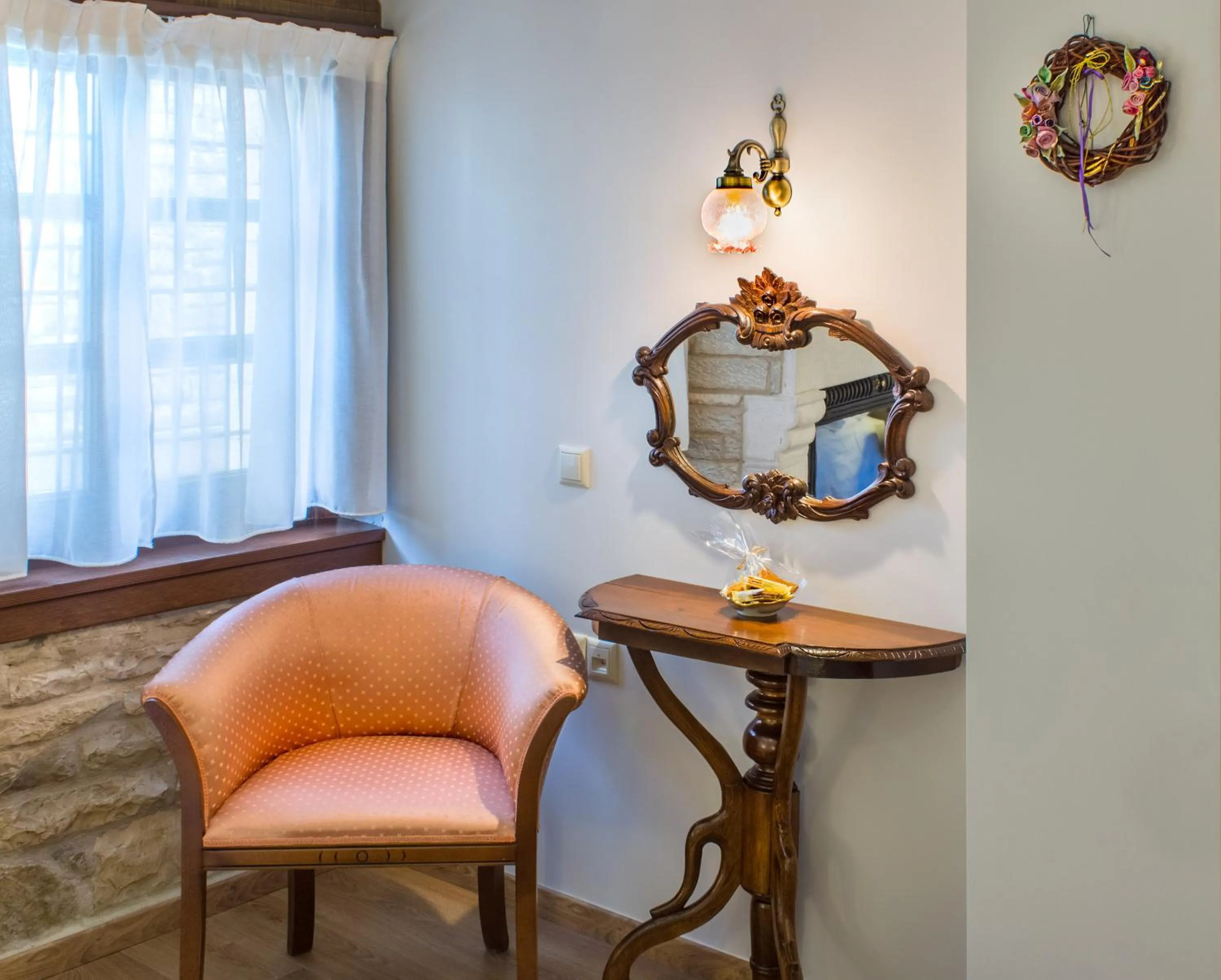 Decorative detail in Gioraldi Art Hotel