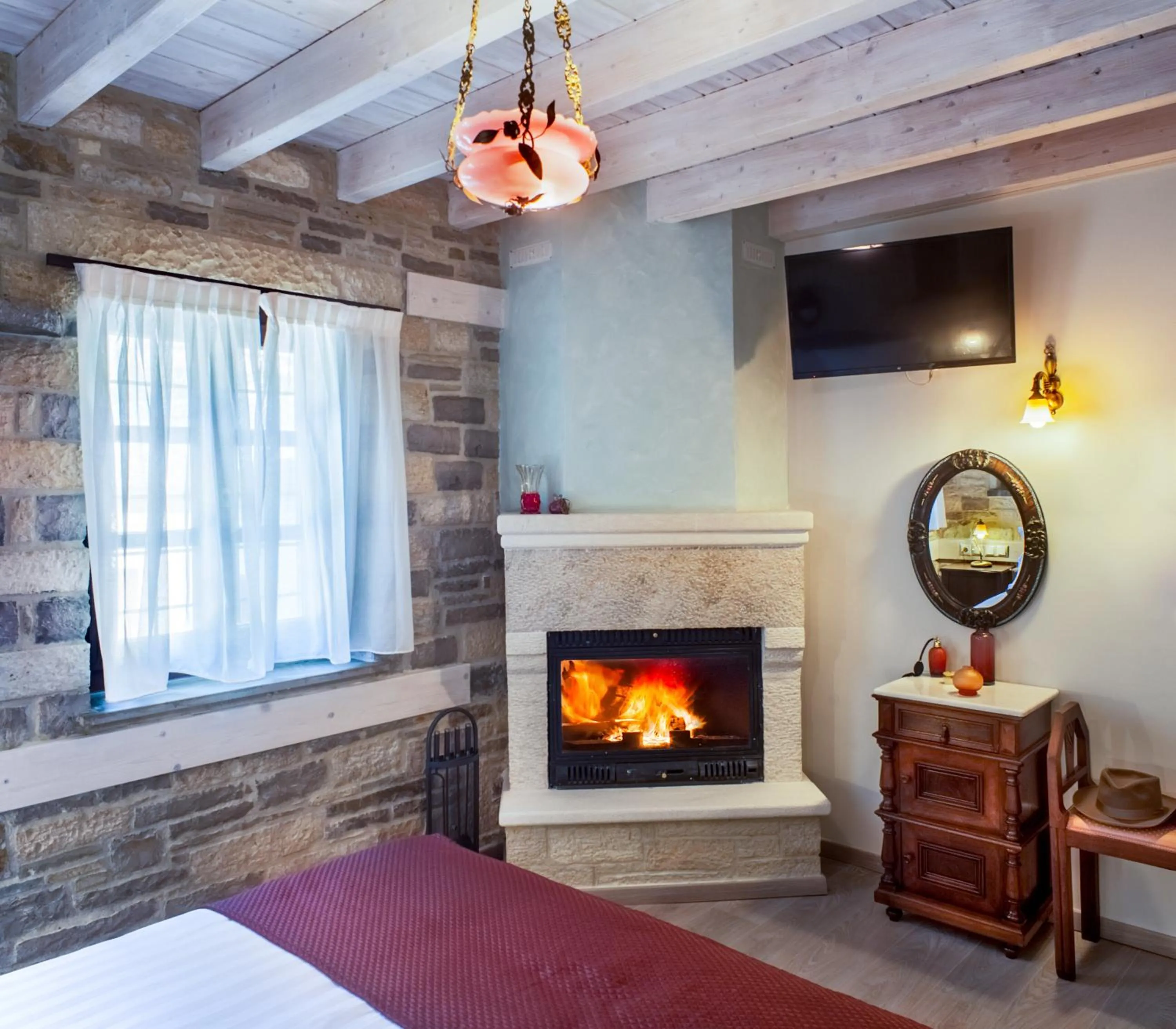 Decorative detail, Bed in Gioraldi Art Hotel