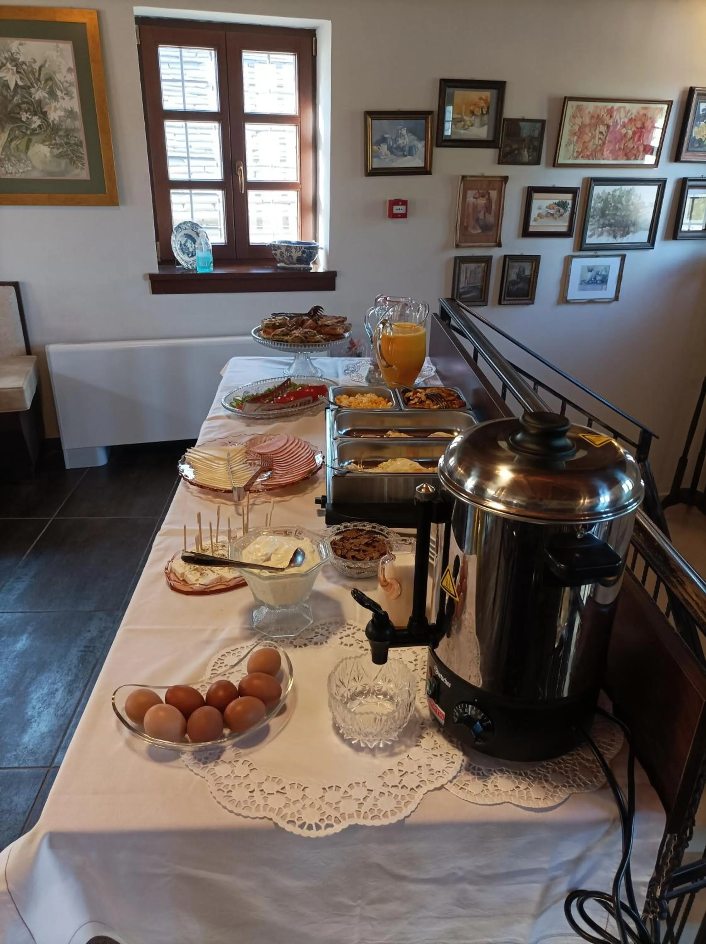 Breakfast in Gioraldi Art Hotel