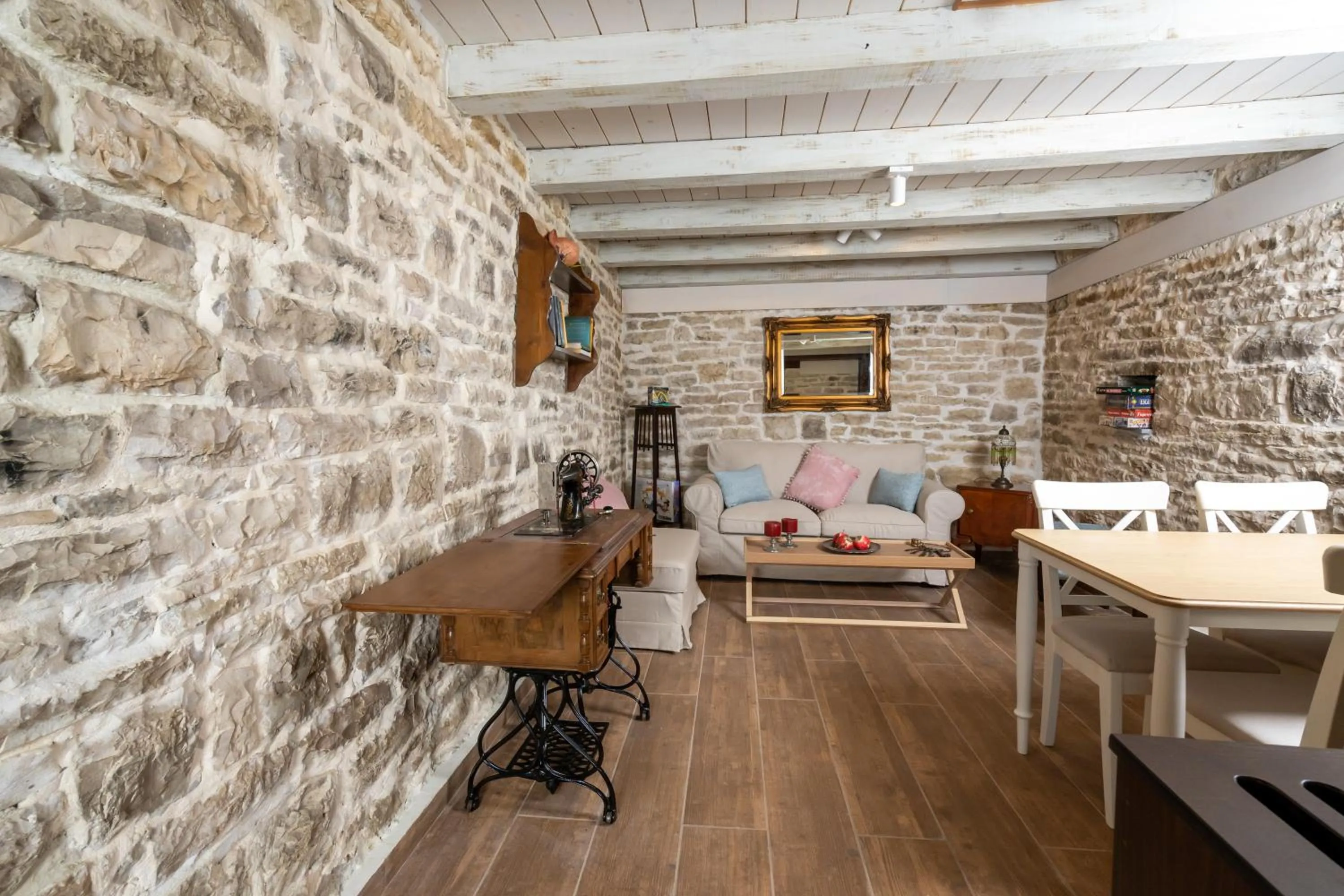 Lounge or bar in Gioraldi Art Hotel