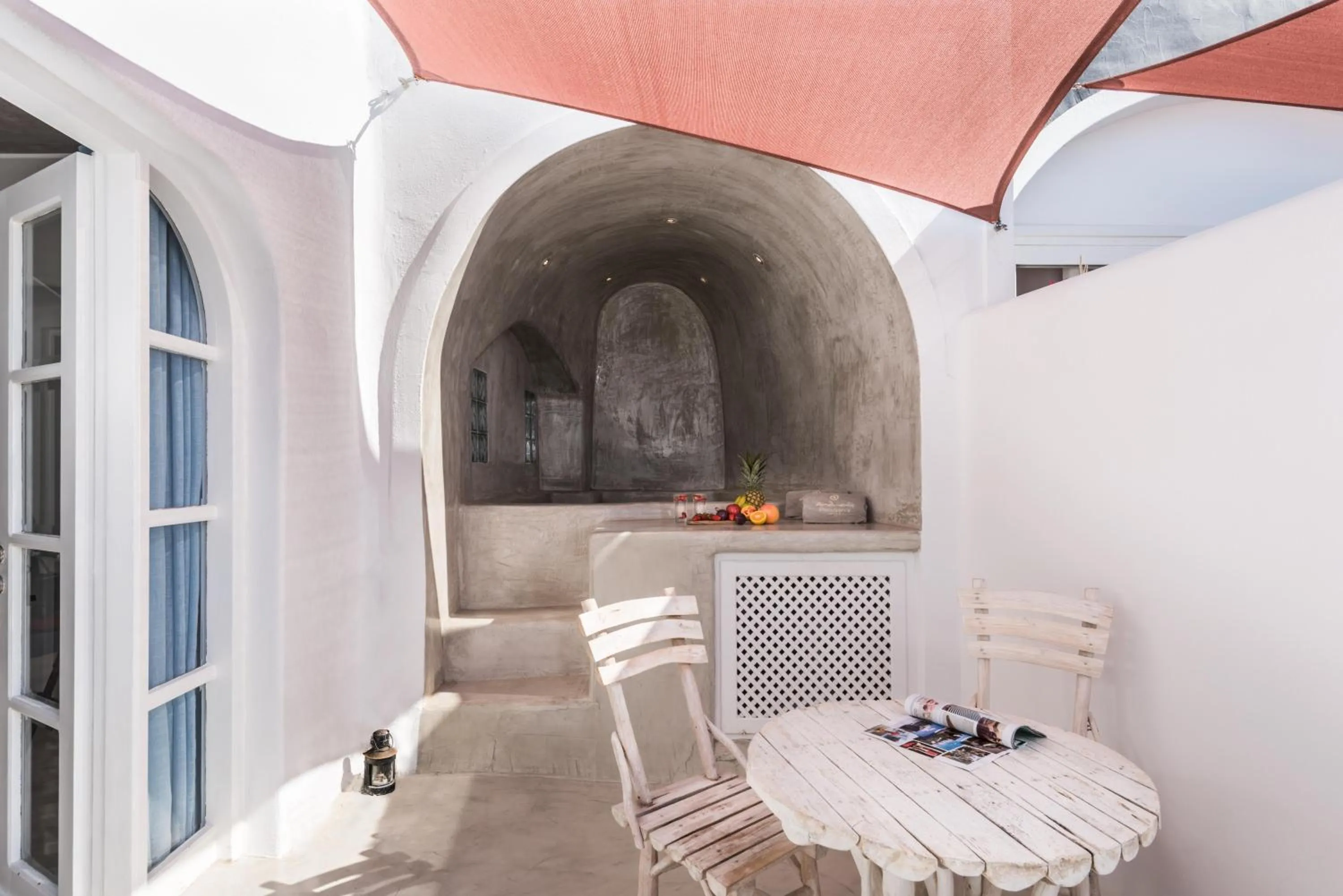 Photo of the whole room in Alta Mare by Andronis