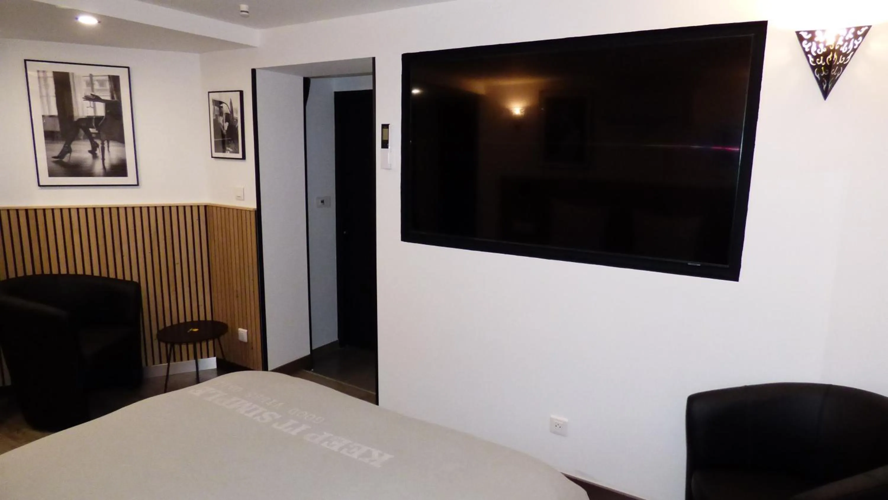 TV and multimedia in La Colline aux Yeux Doubs