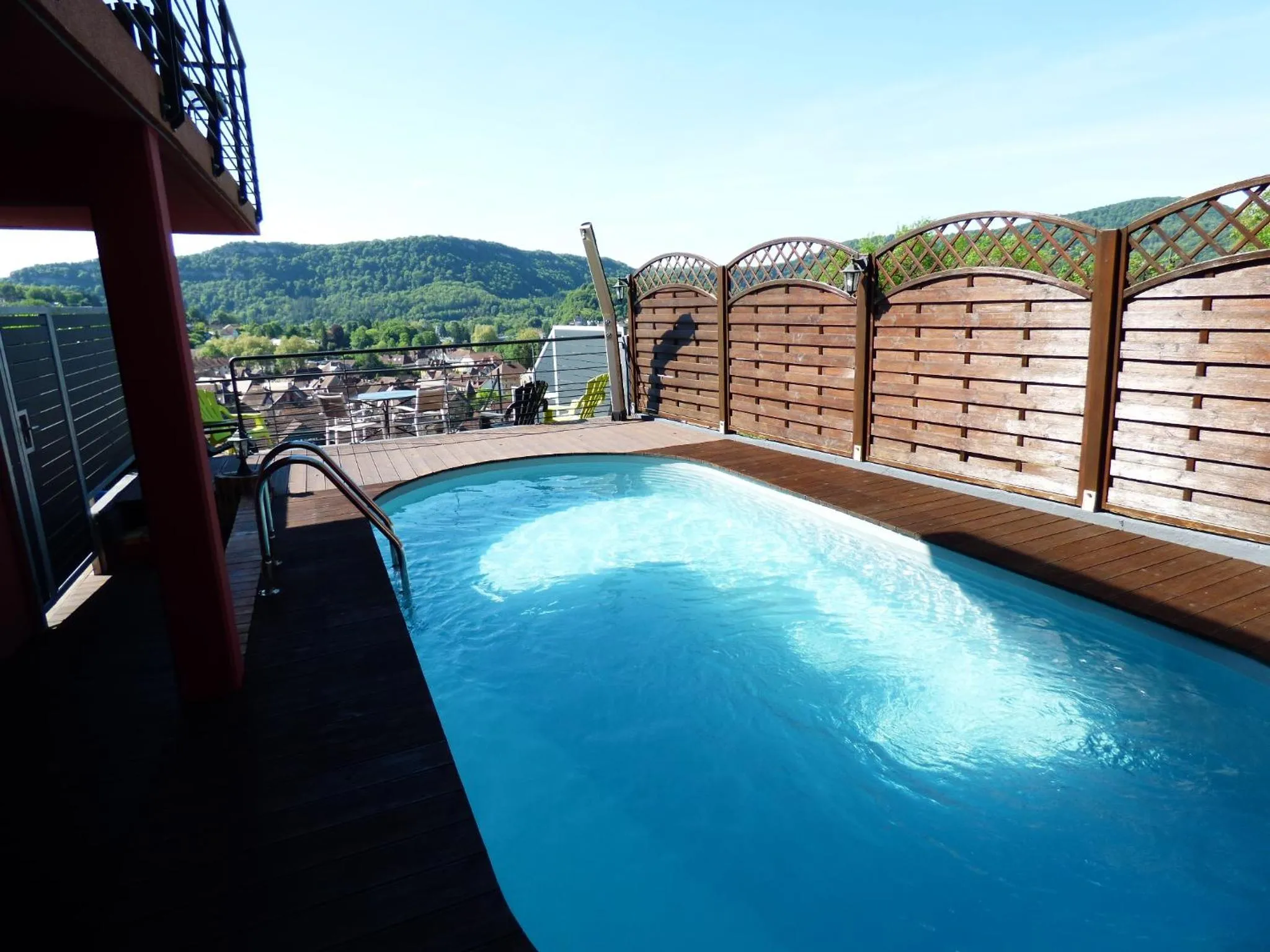 Pool view in La Colline aux Yeux Doubs