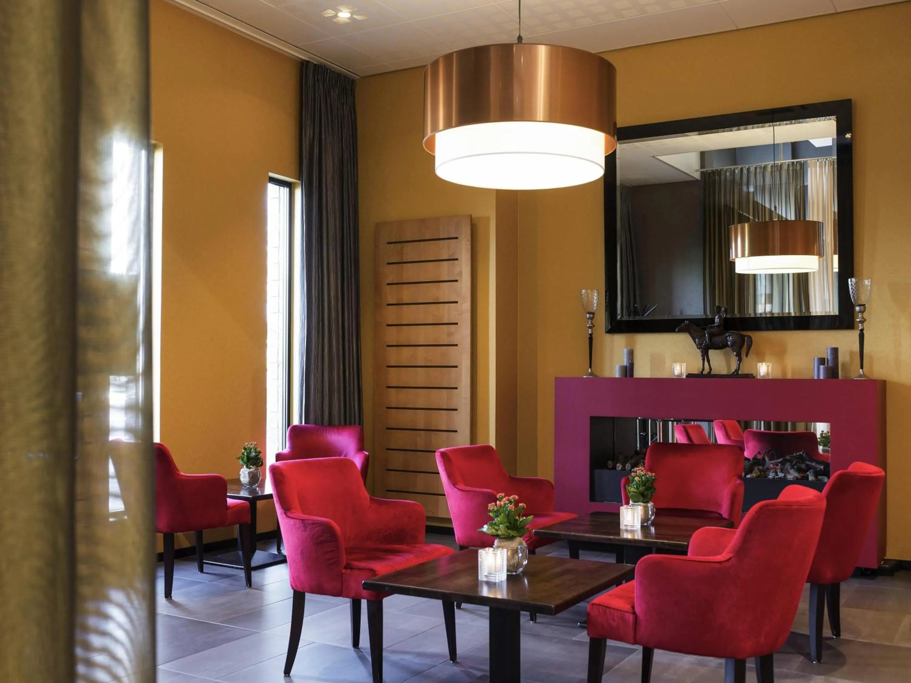 Lounge or bar in ibis Leiden Centre