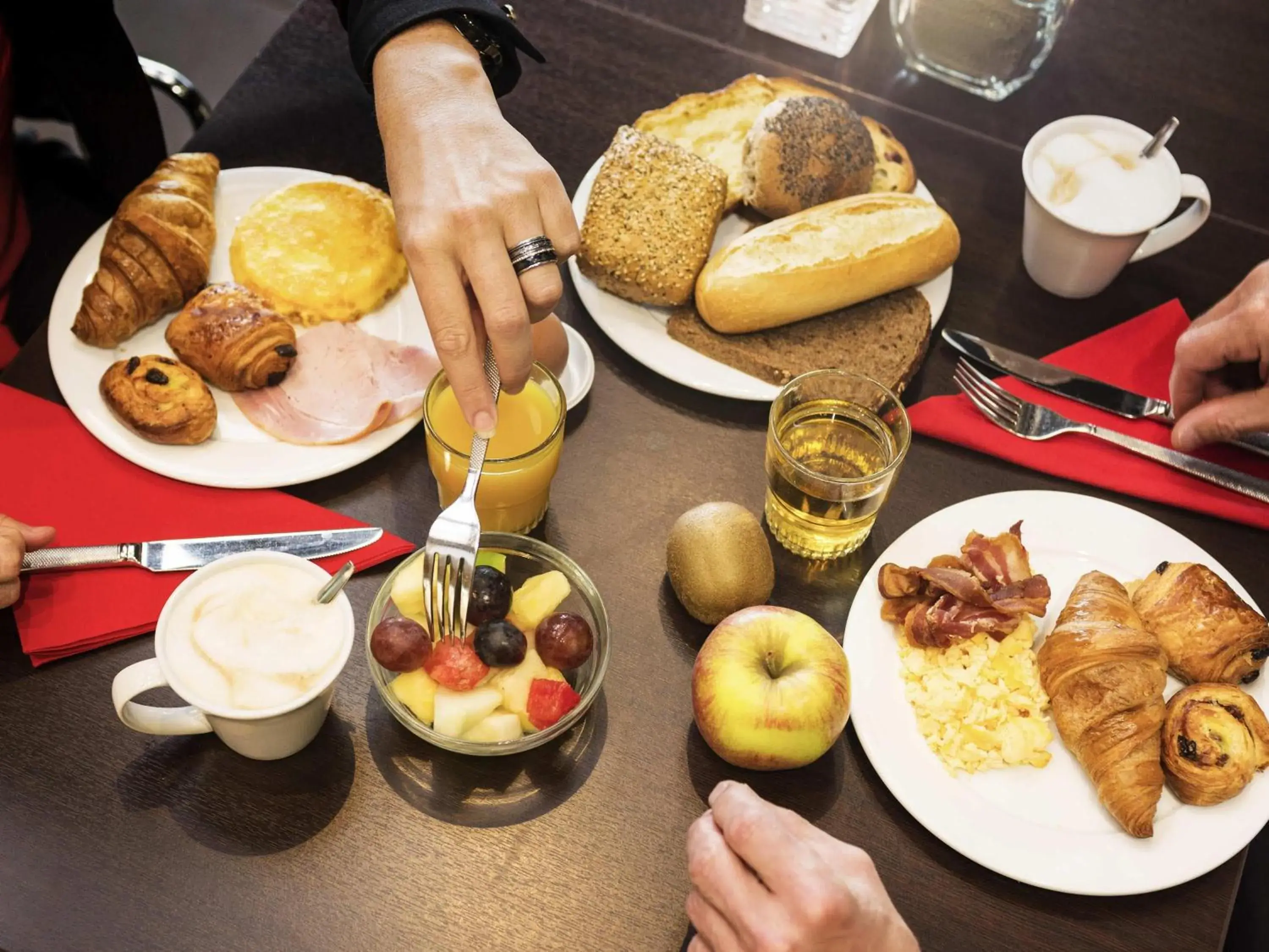 Breakfast in ibis Leiden Centre Breakfast in ibis Leiden Centre