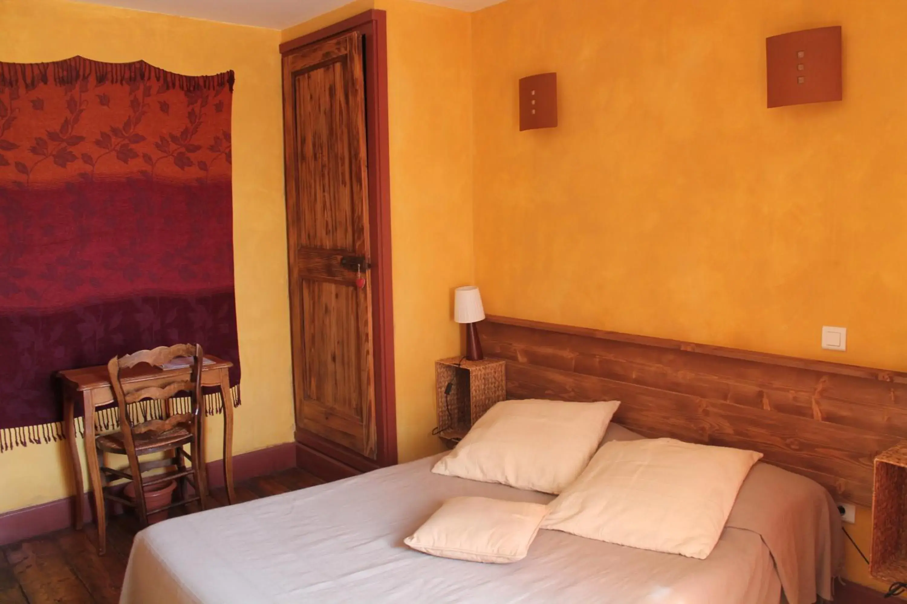 Double Room in Hôtel de Valdeblore Double Room in Hôtel de Valdeblore