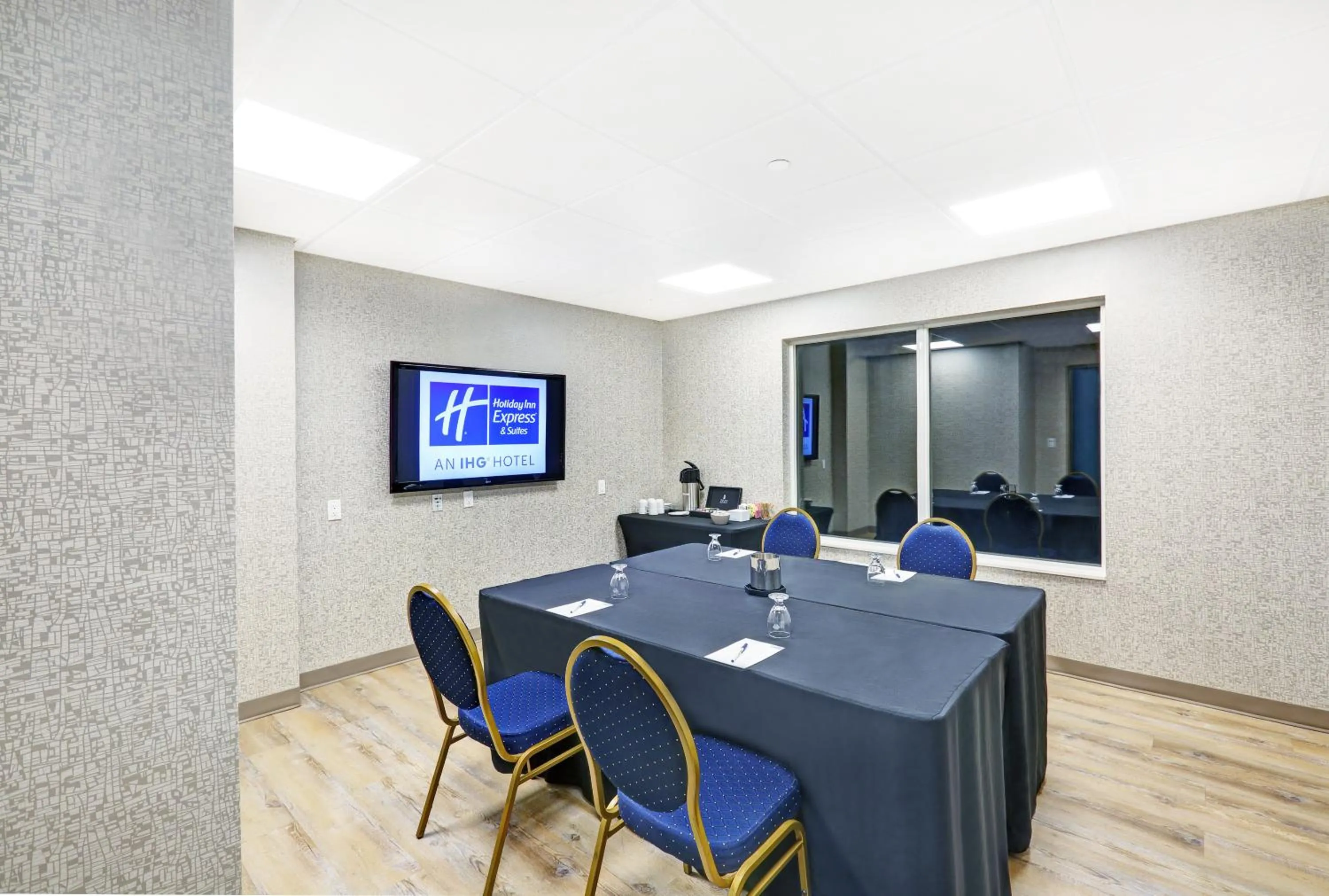 Meeting/conference room in Holiday Inn Express & Suites - Woodstock, ON CANADA