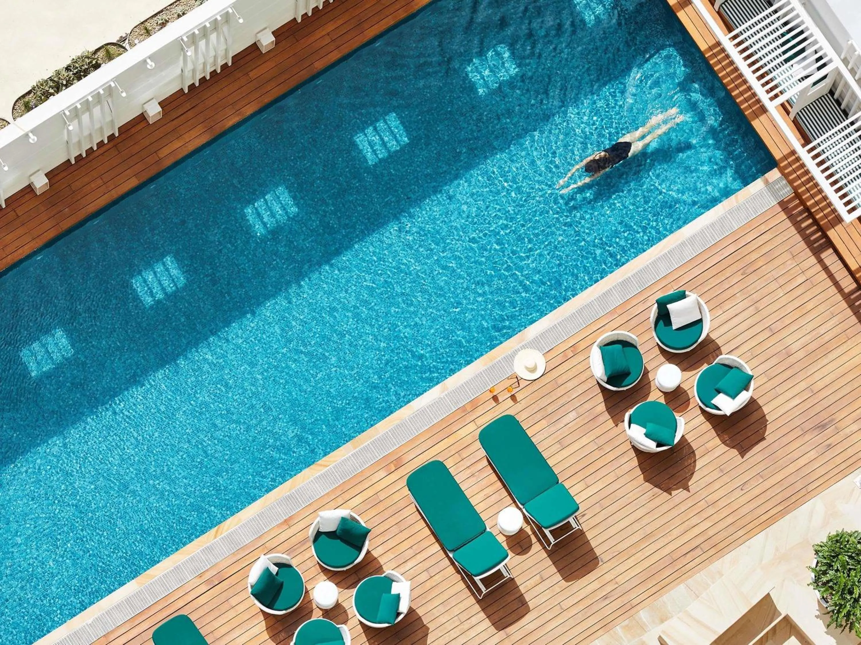 Pool view in Swissotel Sydney