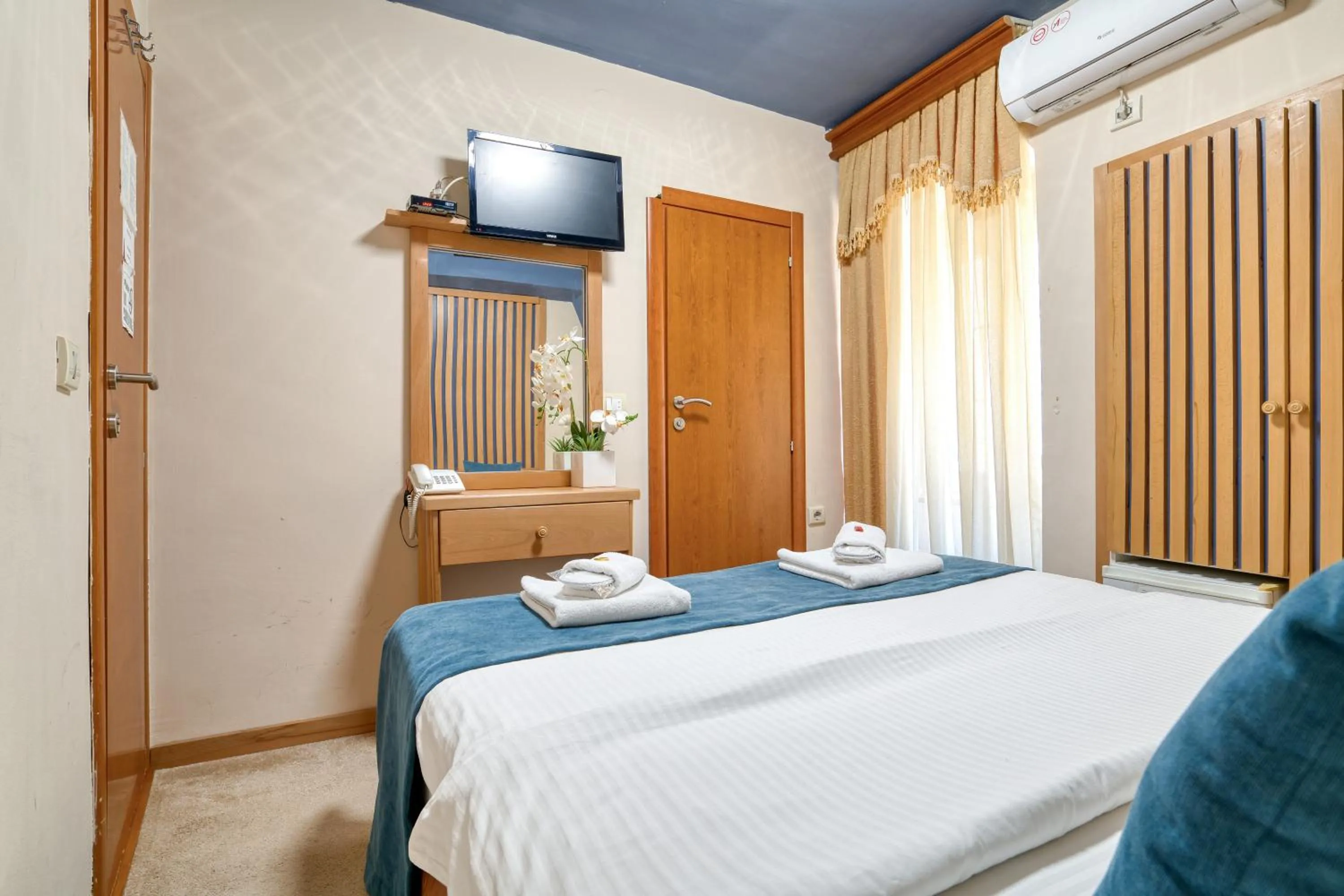 Bed in Hotel Rendez Vous