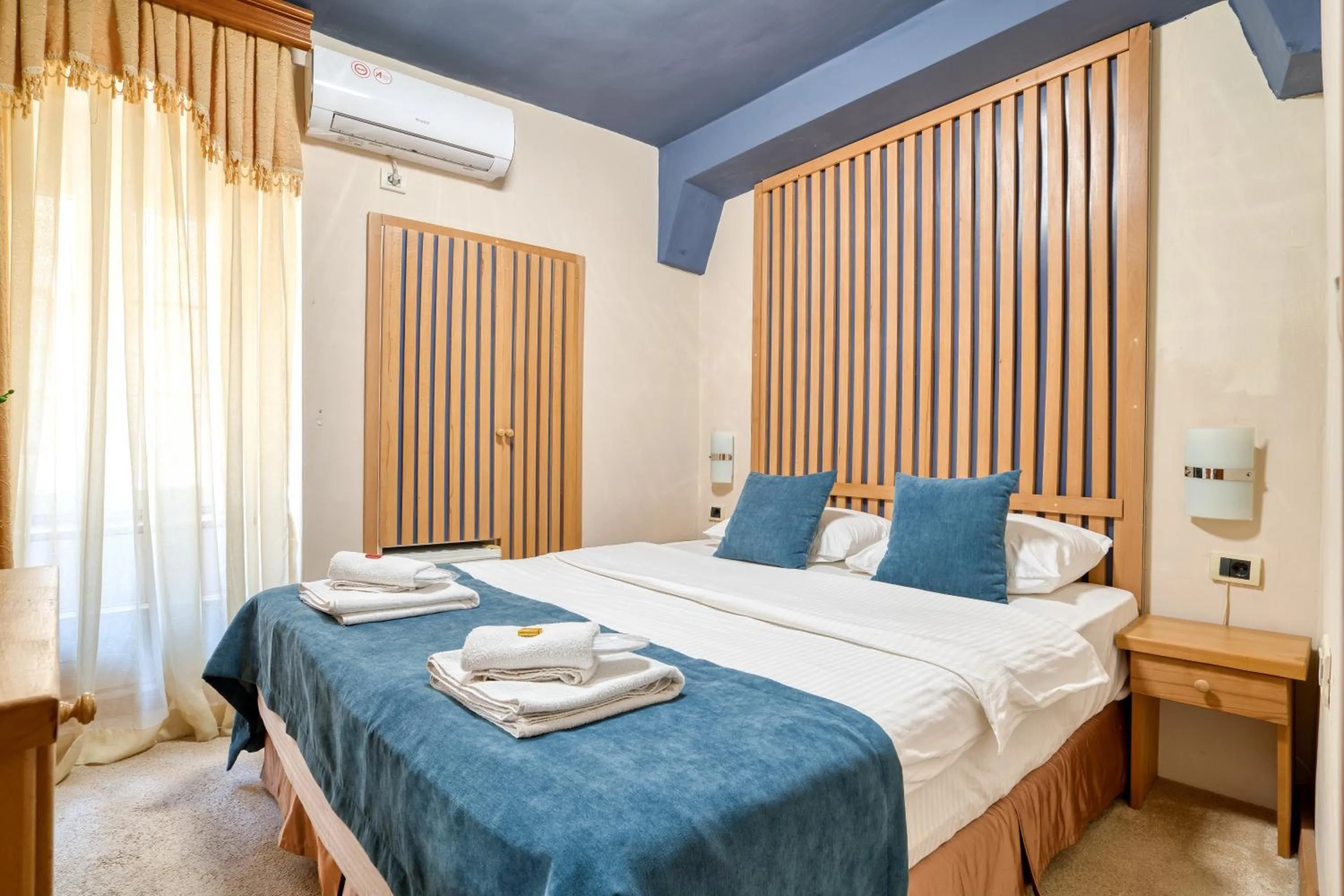 Bed in Hotel Rendez Vous