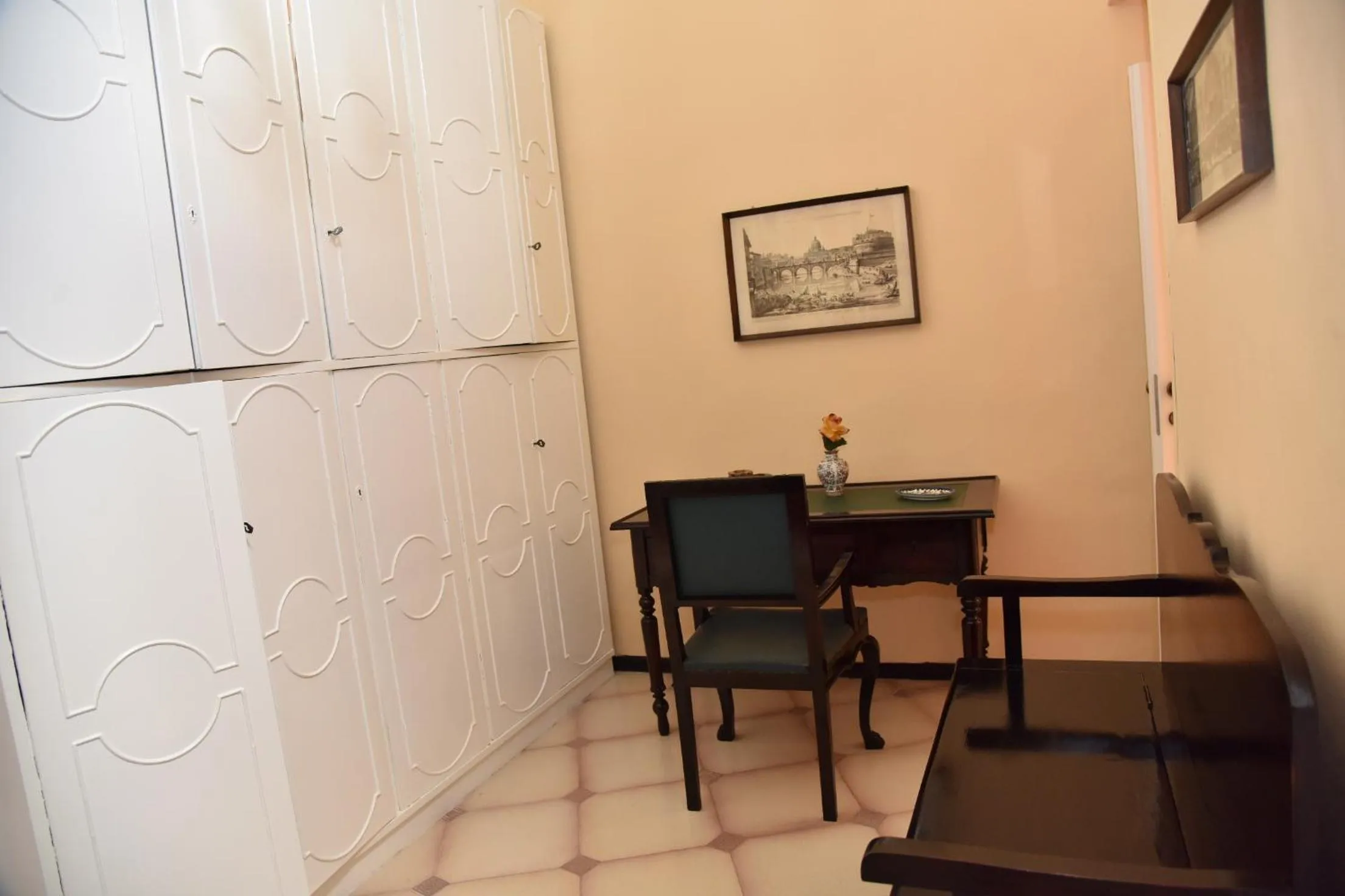 Decorative detail in Rosaria Suite & Rooms