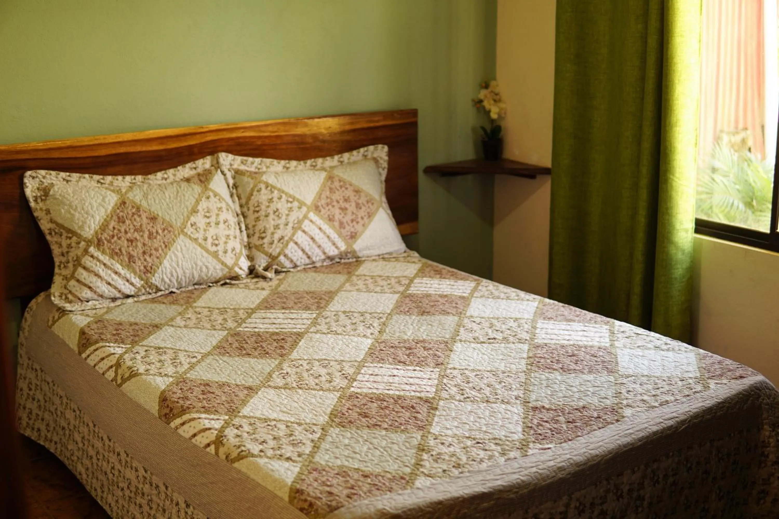 Bed in Casa Cattleya - Monteverde, Costa Rica