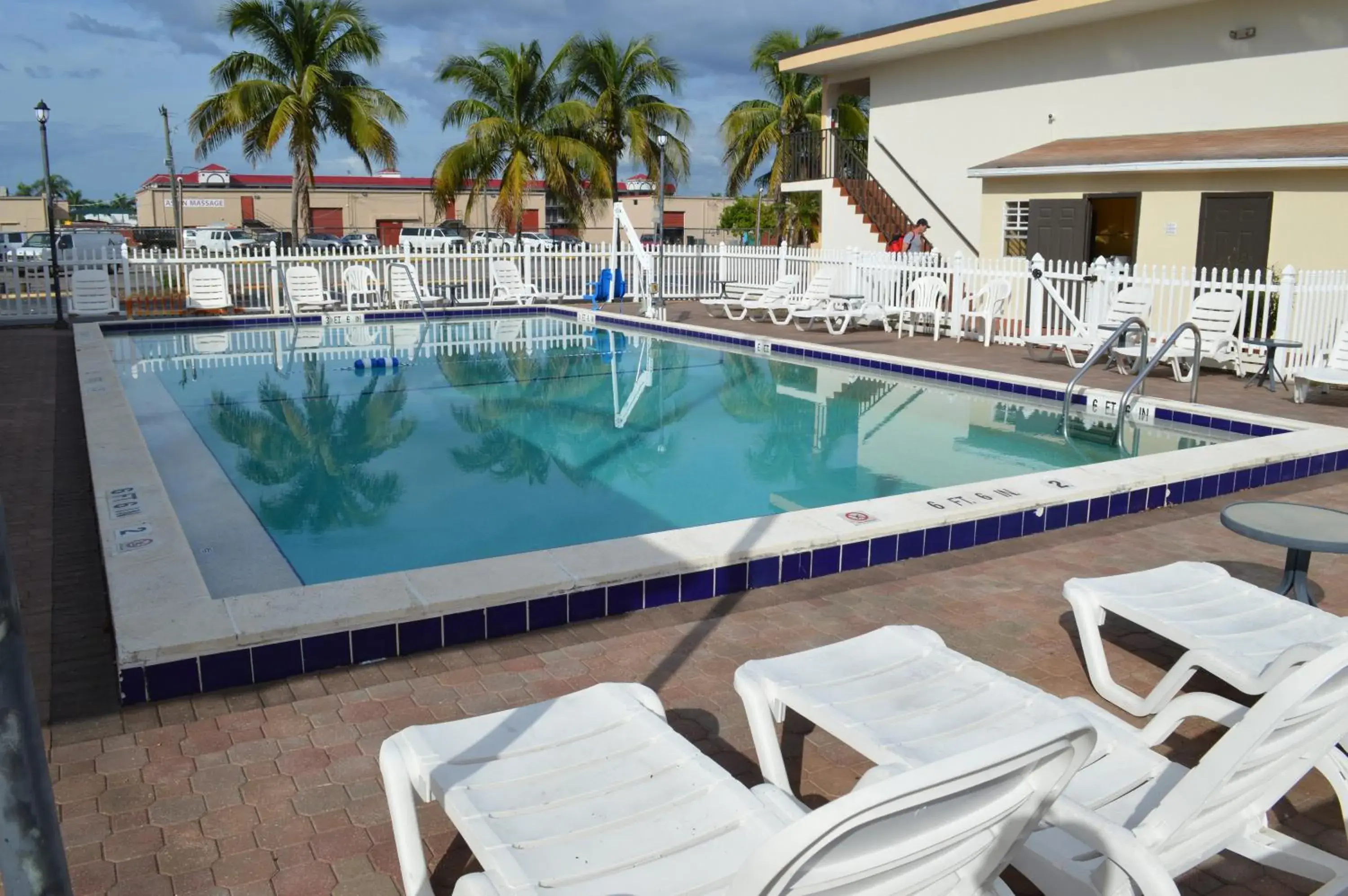 Swimming pool in Americas Best Value Inn Fort Myers Swimming pool in Americas Best Value Inn Fort Myers