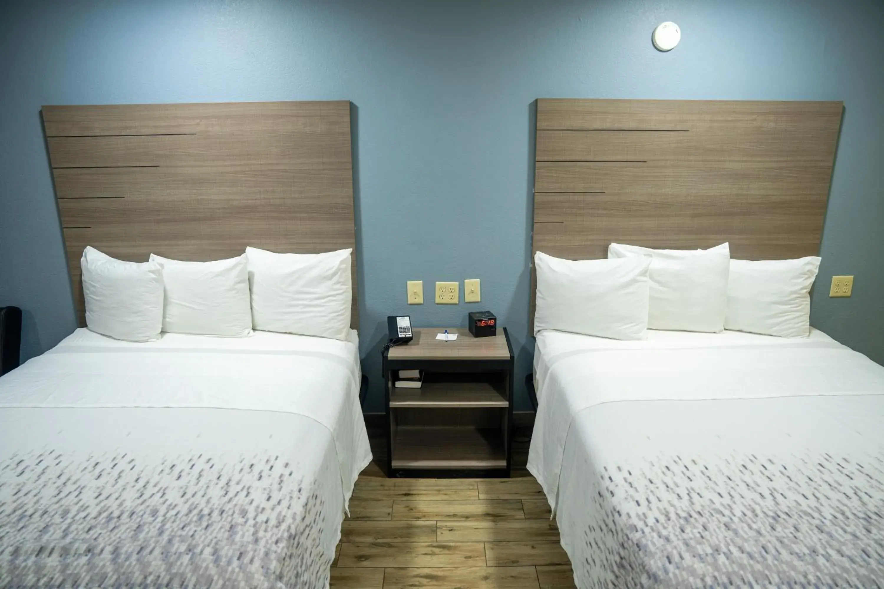 Bed in Americas Best Value Inn Fort Myers Bed in Americas Best Value Inn Fort Myers