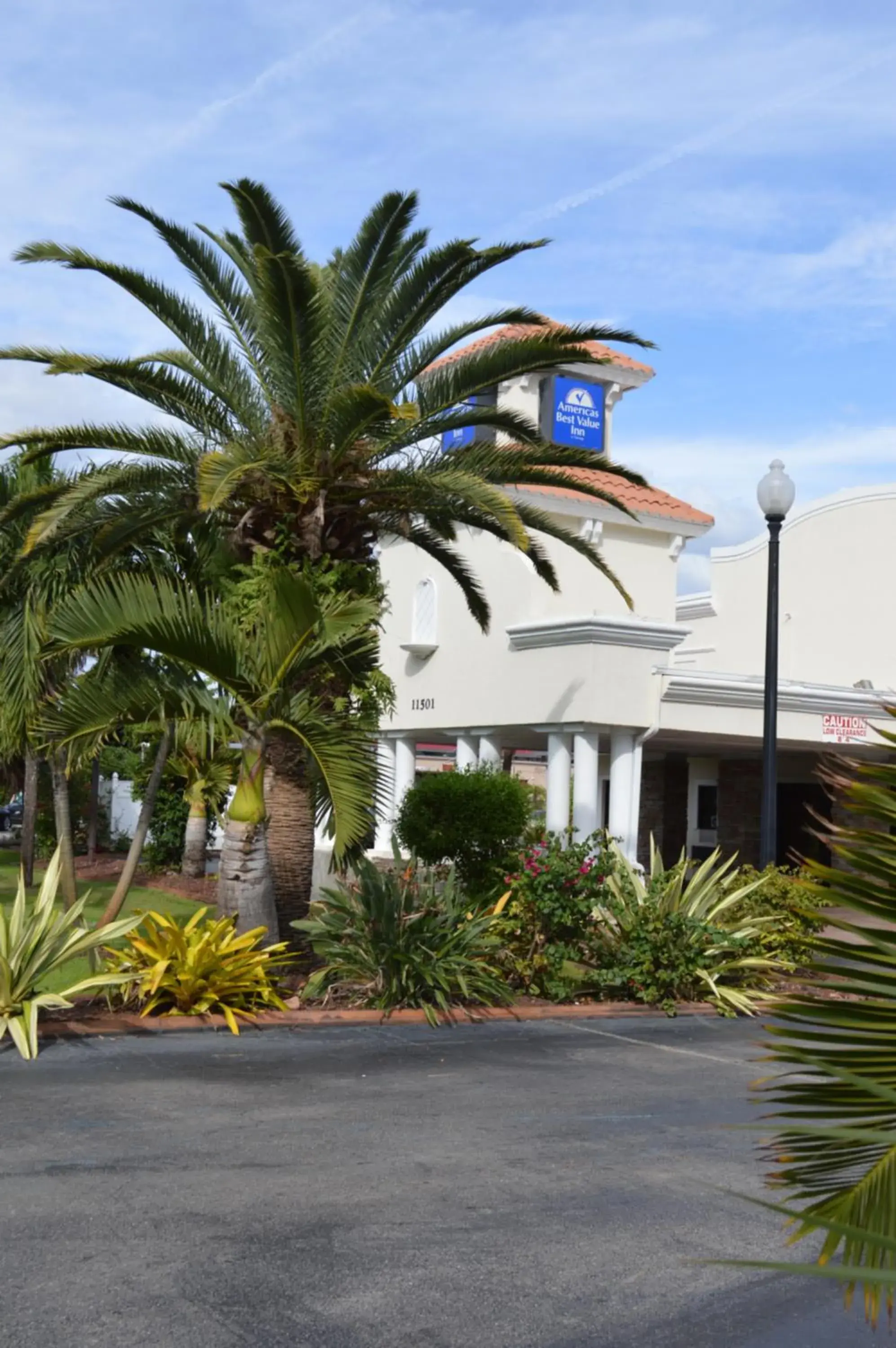 Property building in Americas Best Value Inn Fort Myers Property building in Americas Best Value Inn Fort Myers