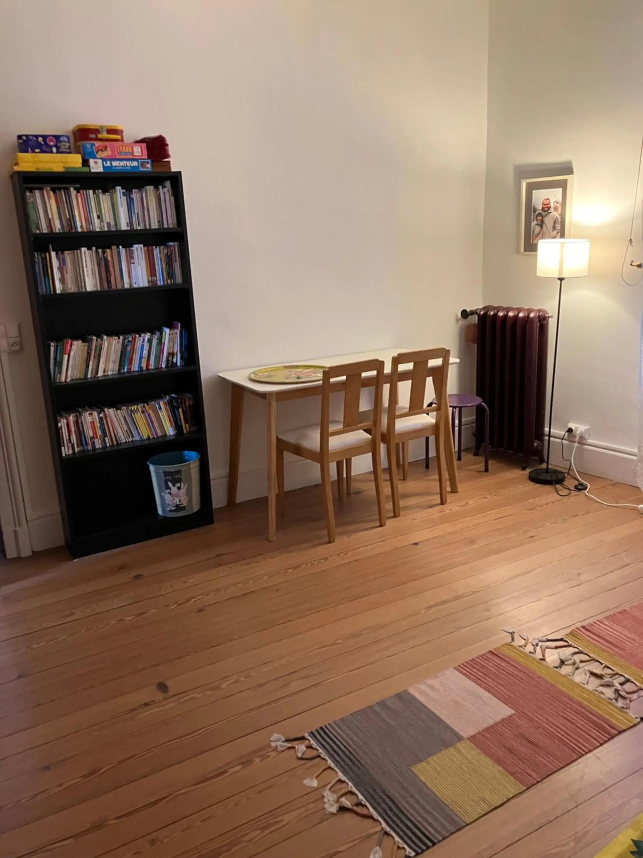 Photo of the whole room in les camélias