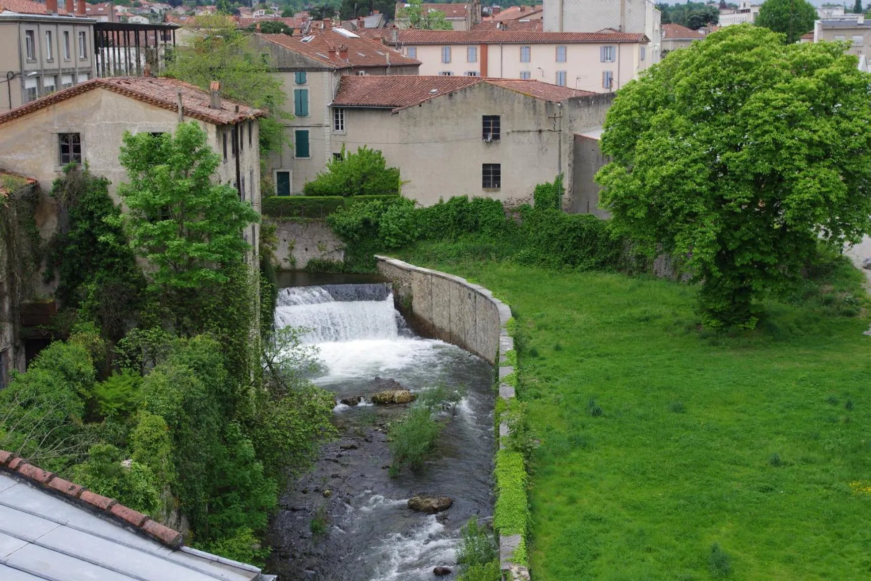 Property building in les camélias