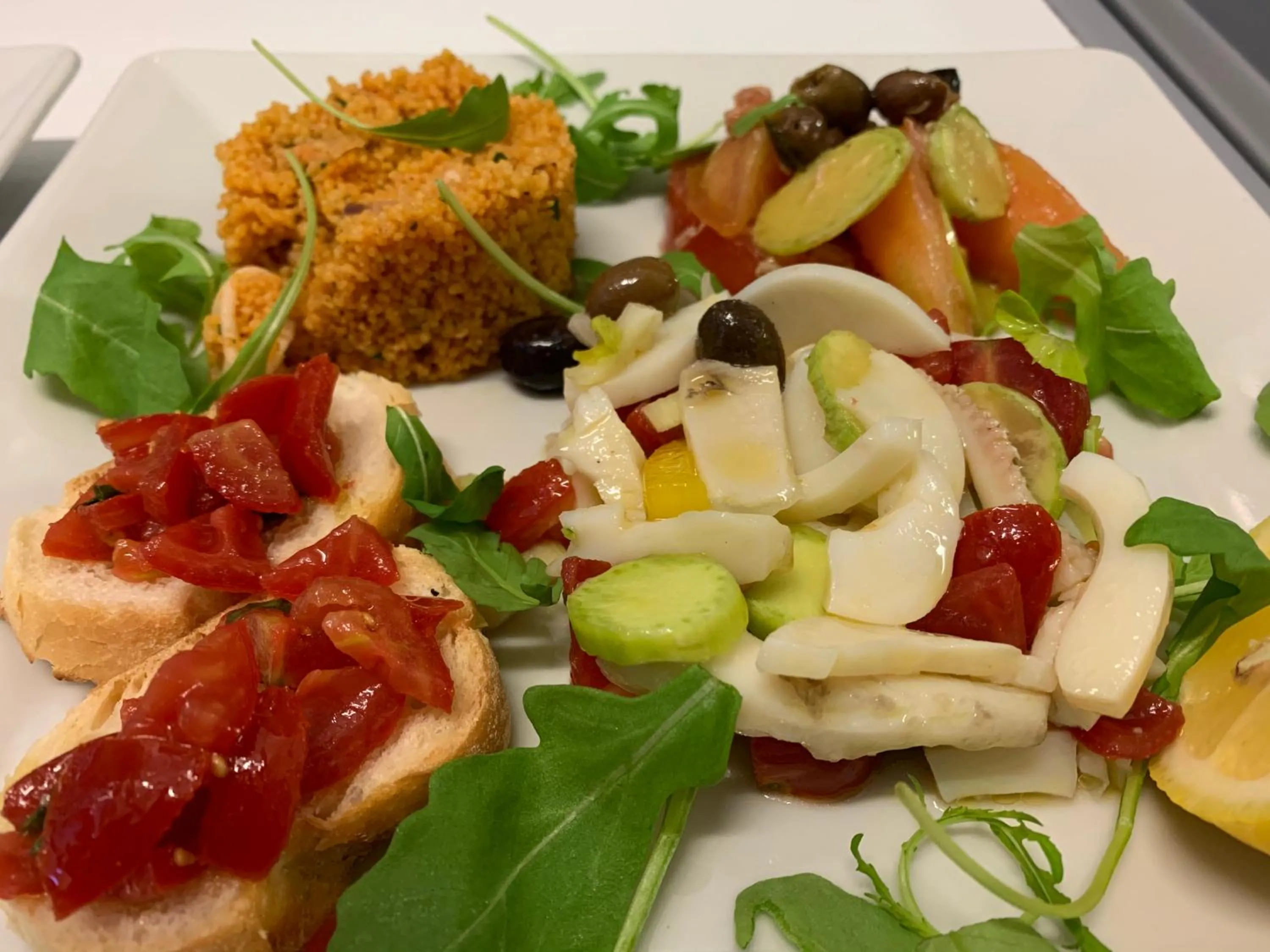 Restaurant/places to eat in Hotel Candido