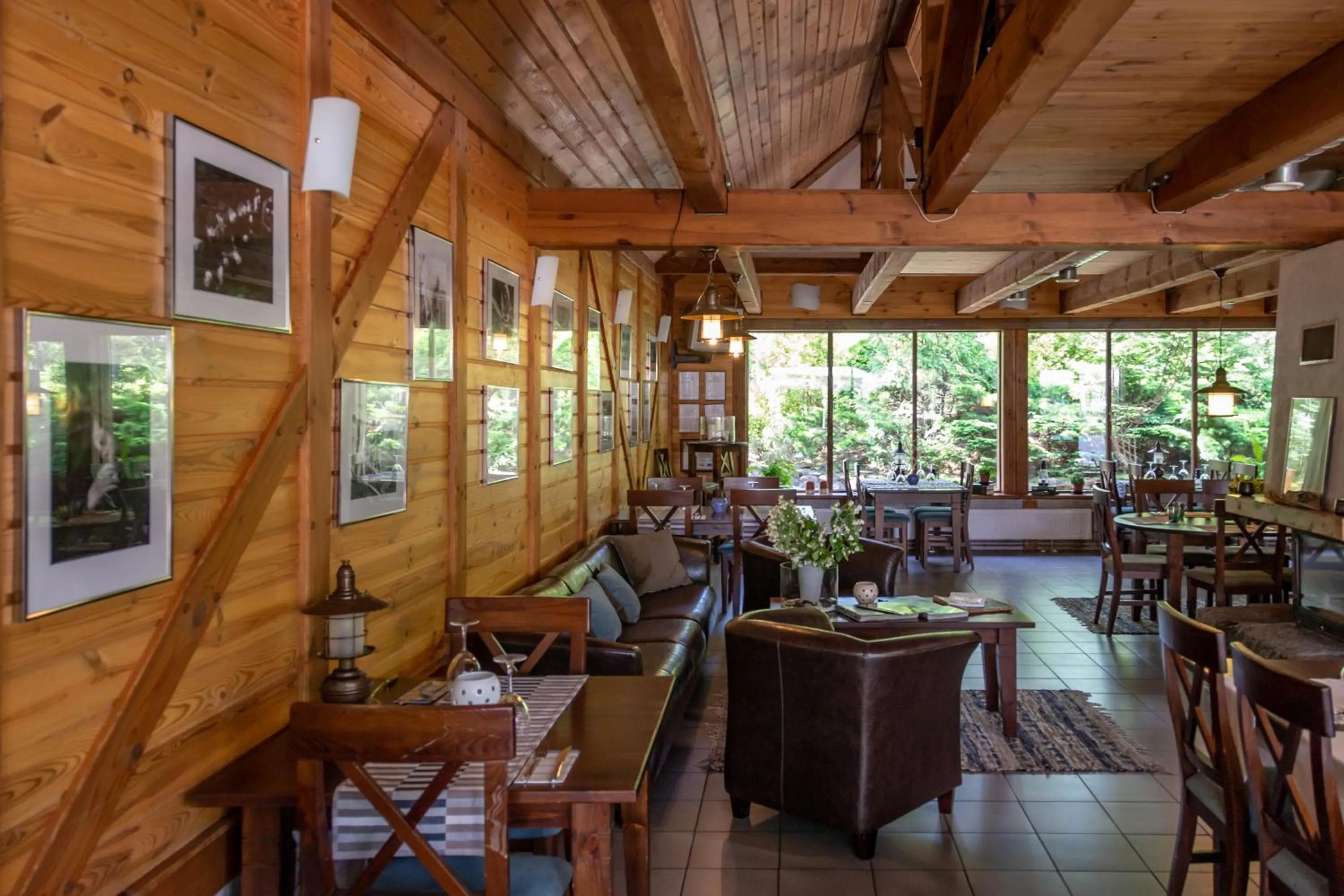 Restaurant/places to eat in Boutique Hotel Roja