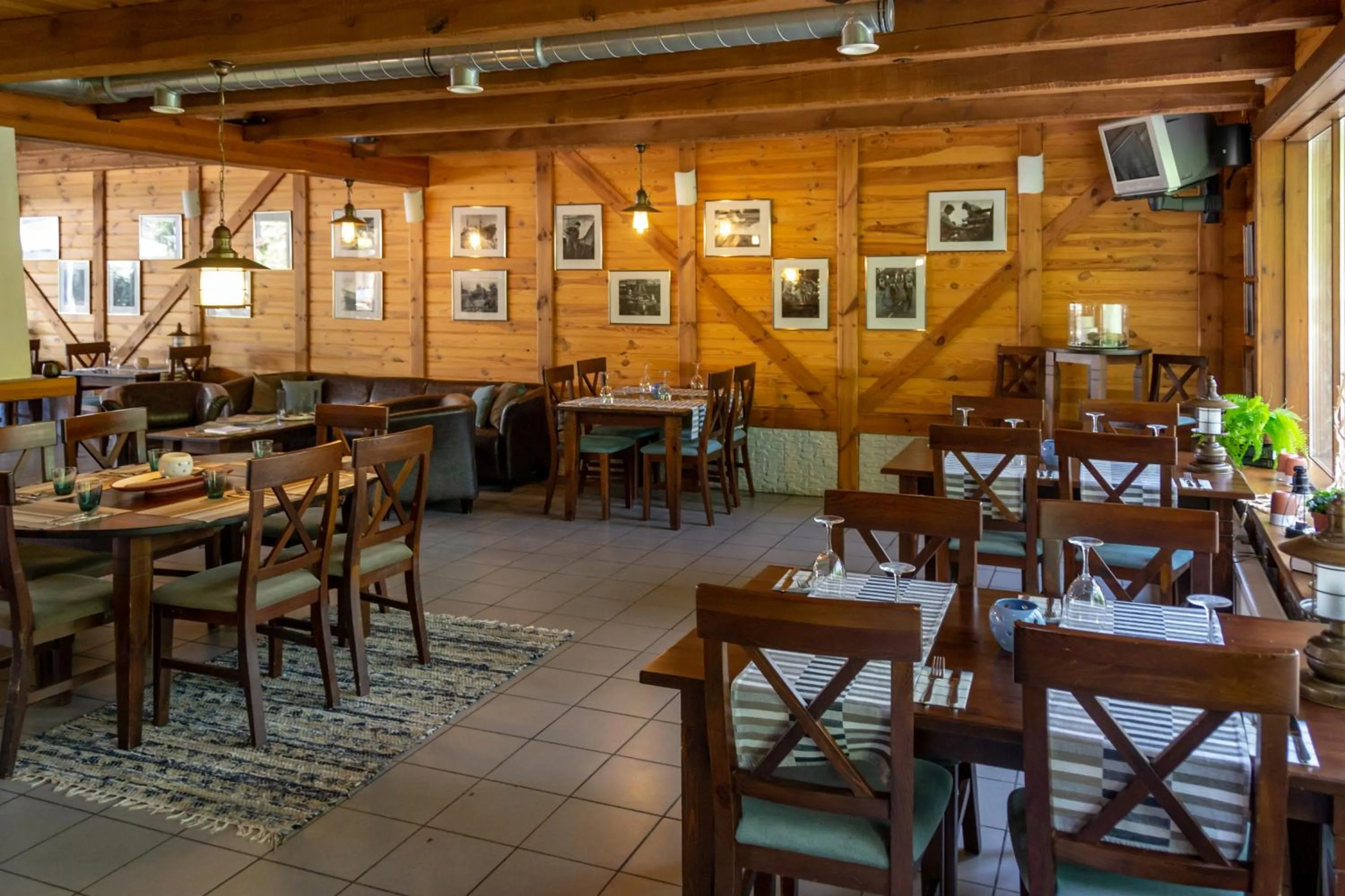 Restaurant/places to eat in Boutique Hotel Roja