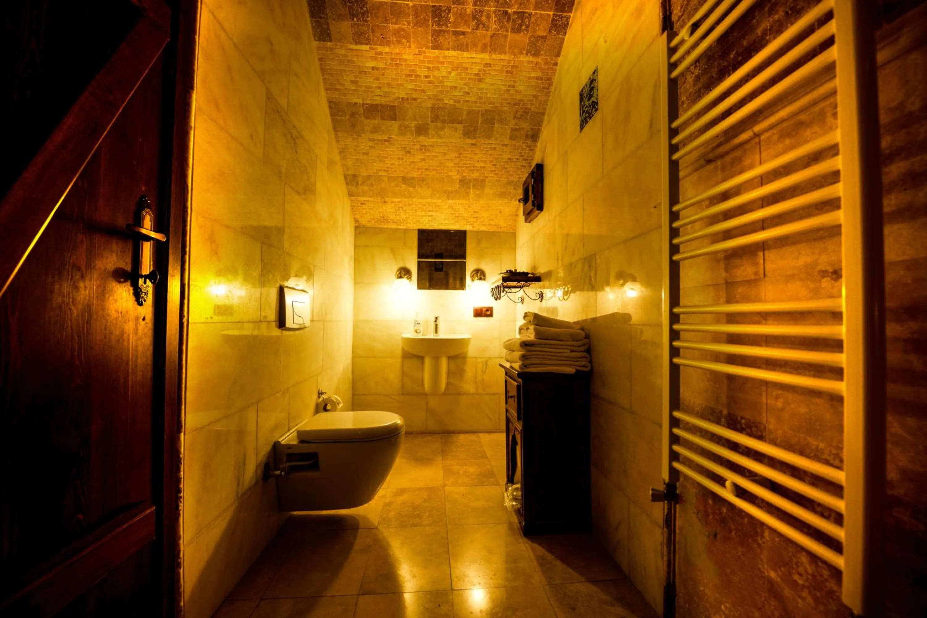 Bathroom in Vineyard Cave Hotel