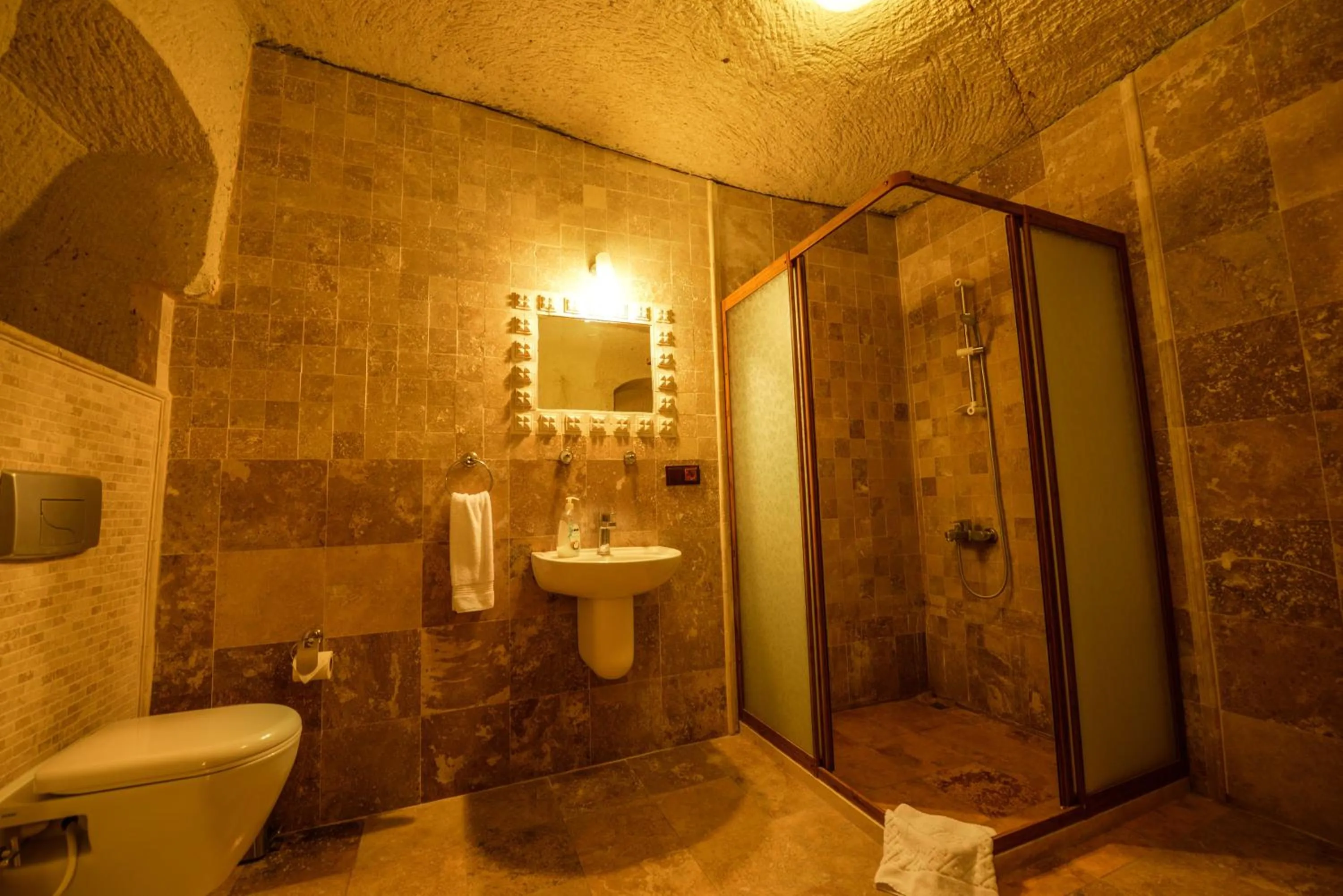 Bathroom in Vineyard Cave Hotel