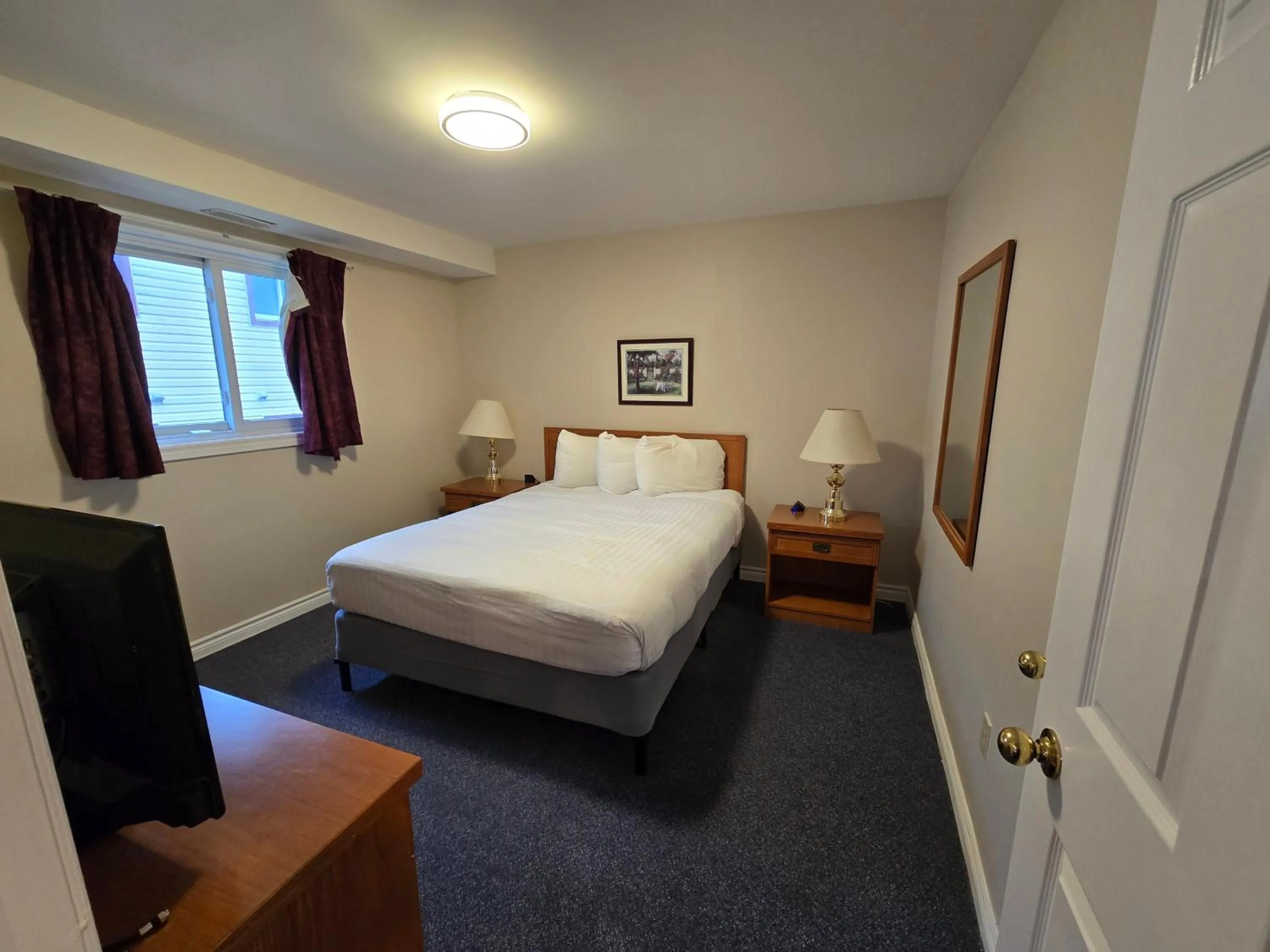 Bed in Travelodge by Wyndham Port Elgin