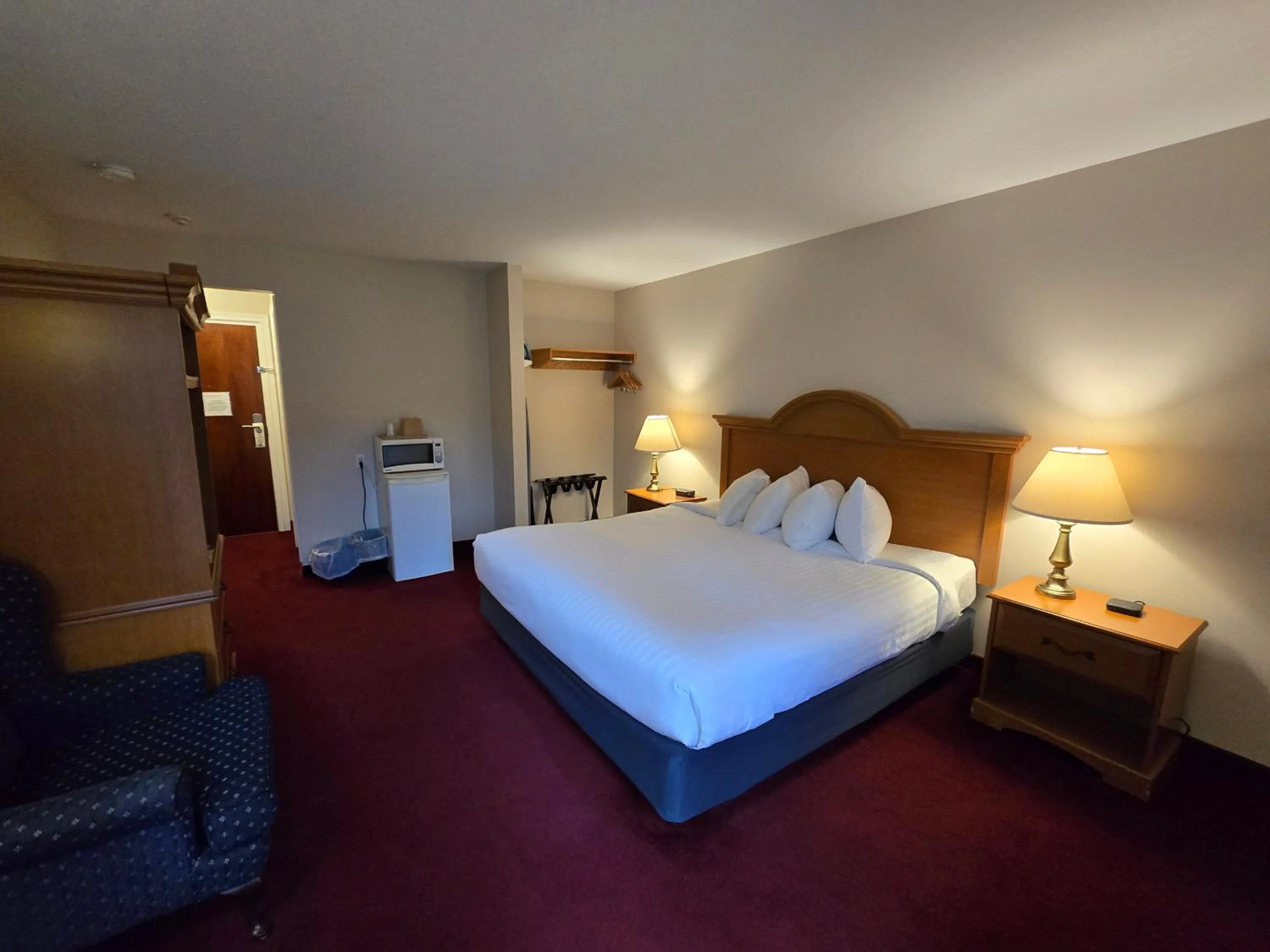 Bed in Travelodge by Wyndham Port Elgin