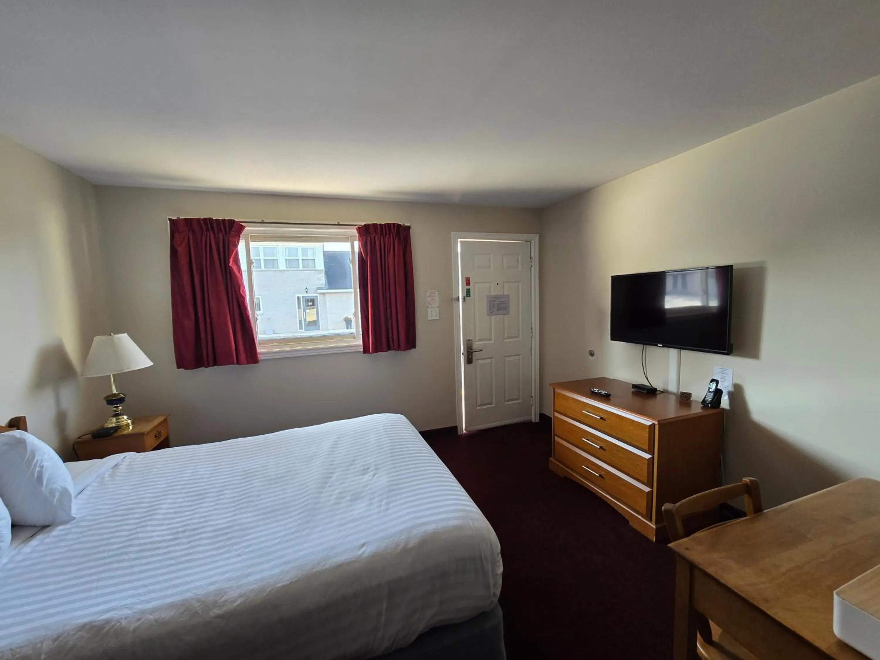 Bed in Travelodge by Wyndham Port Elgin