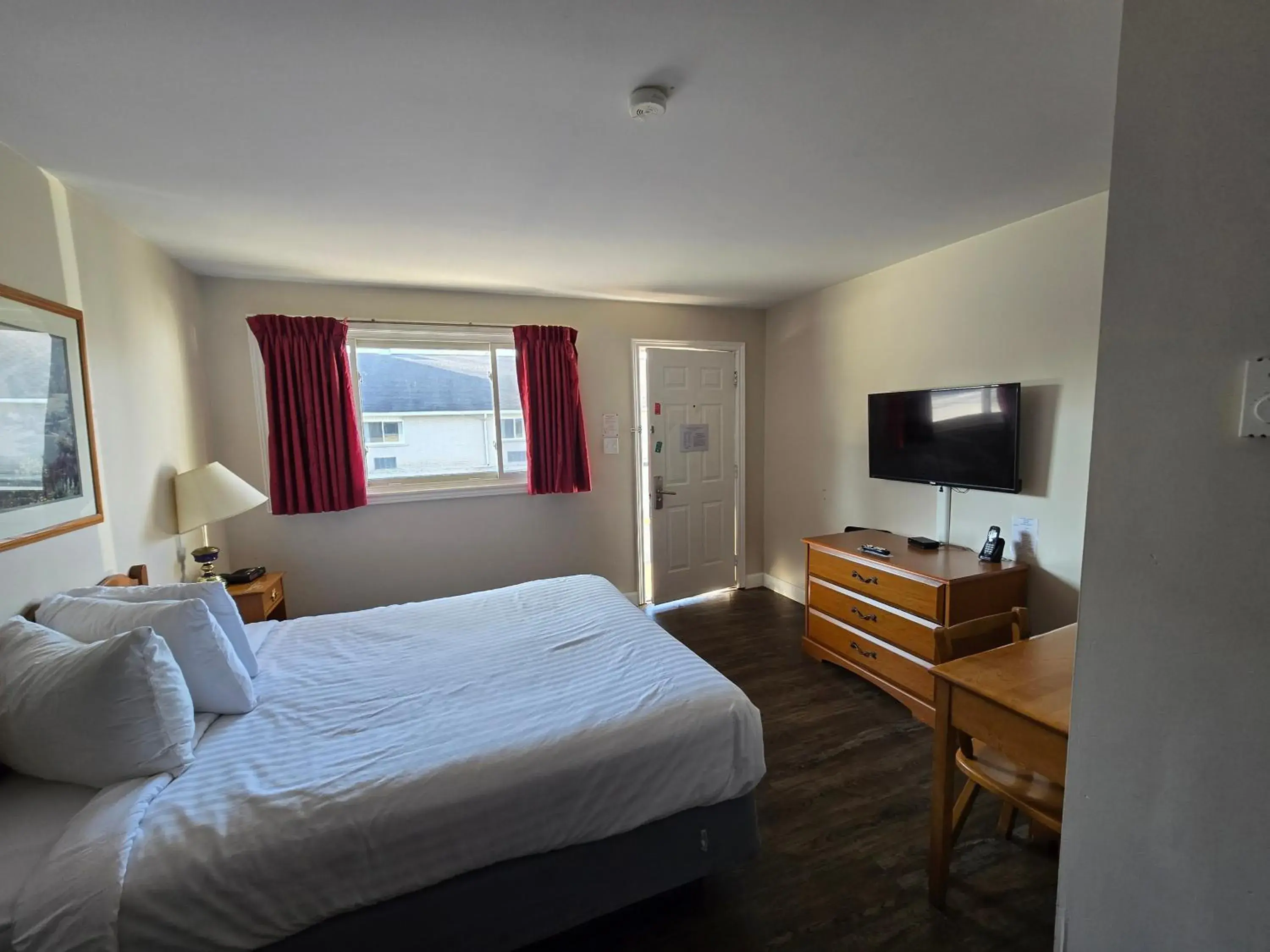 Bed in Travelodge by Wyndham Port Elgin Bed in Travelodge by Wyndham Port Elgin