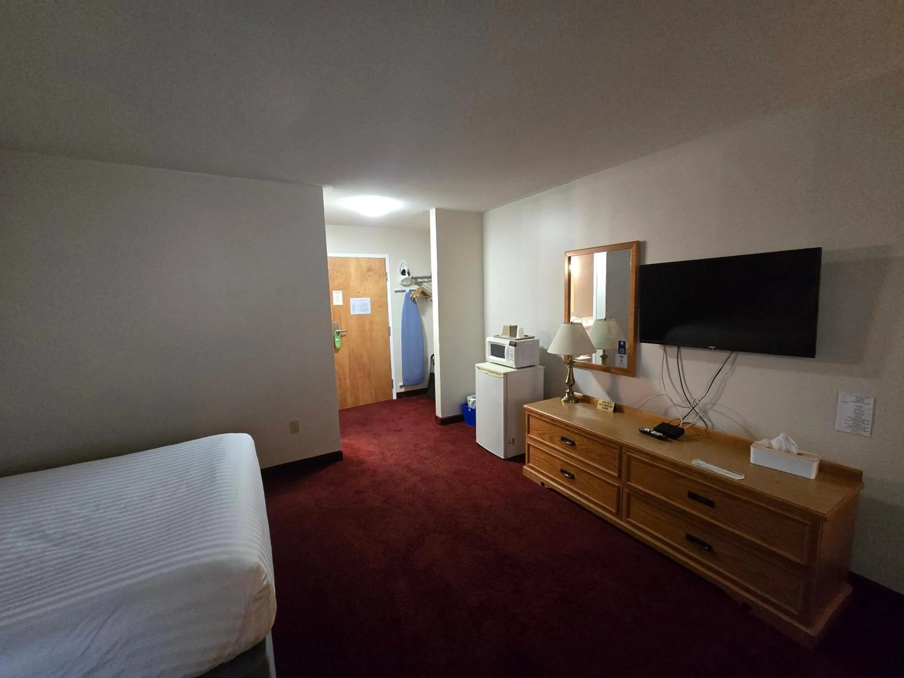 Bed in Travelodge by Wyndham Port Elgin