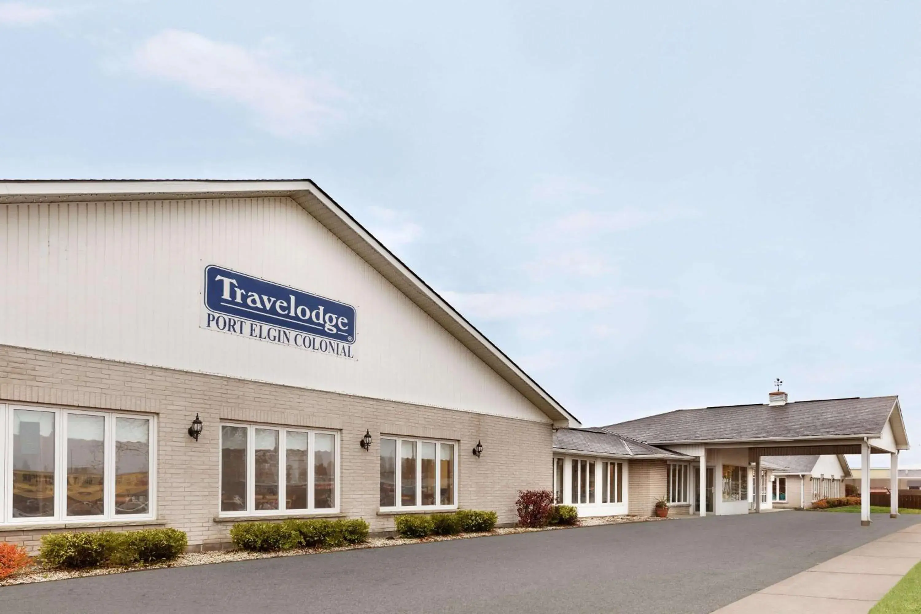 Property building in Travelodge by Wyndham Port Elgin Property building in Travelodge by Wyndham Port Elgin