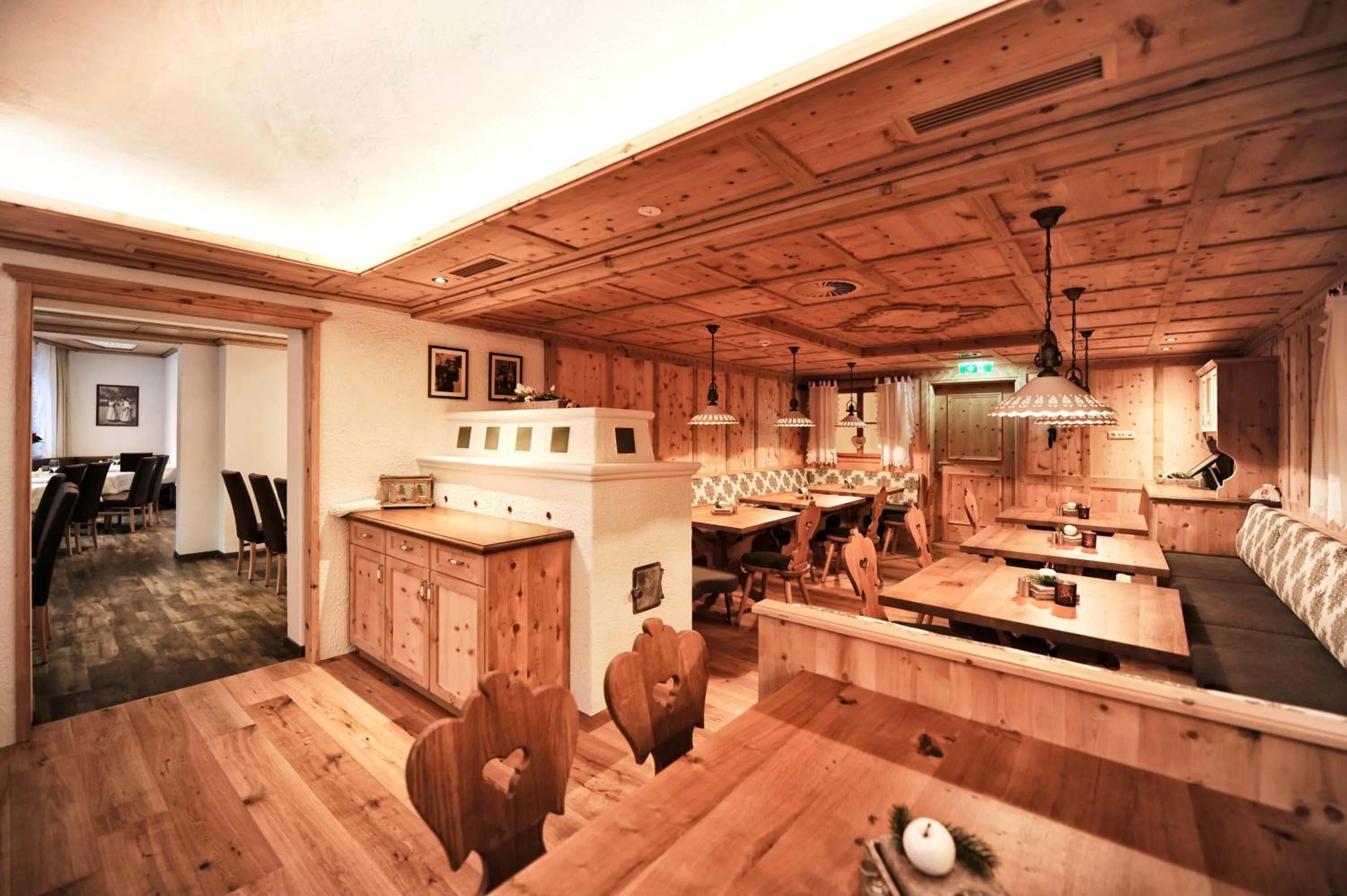 Restaurant/places to eat in Hotel Arnika