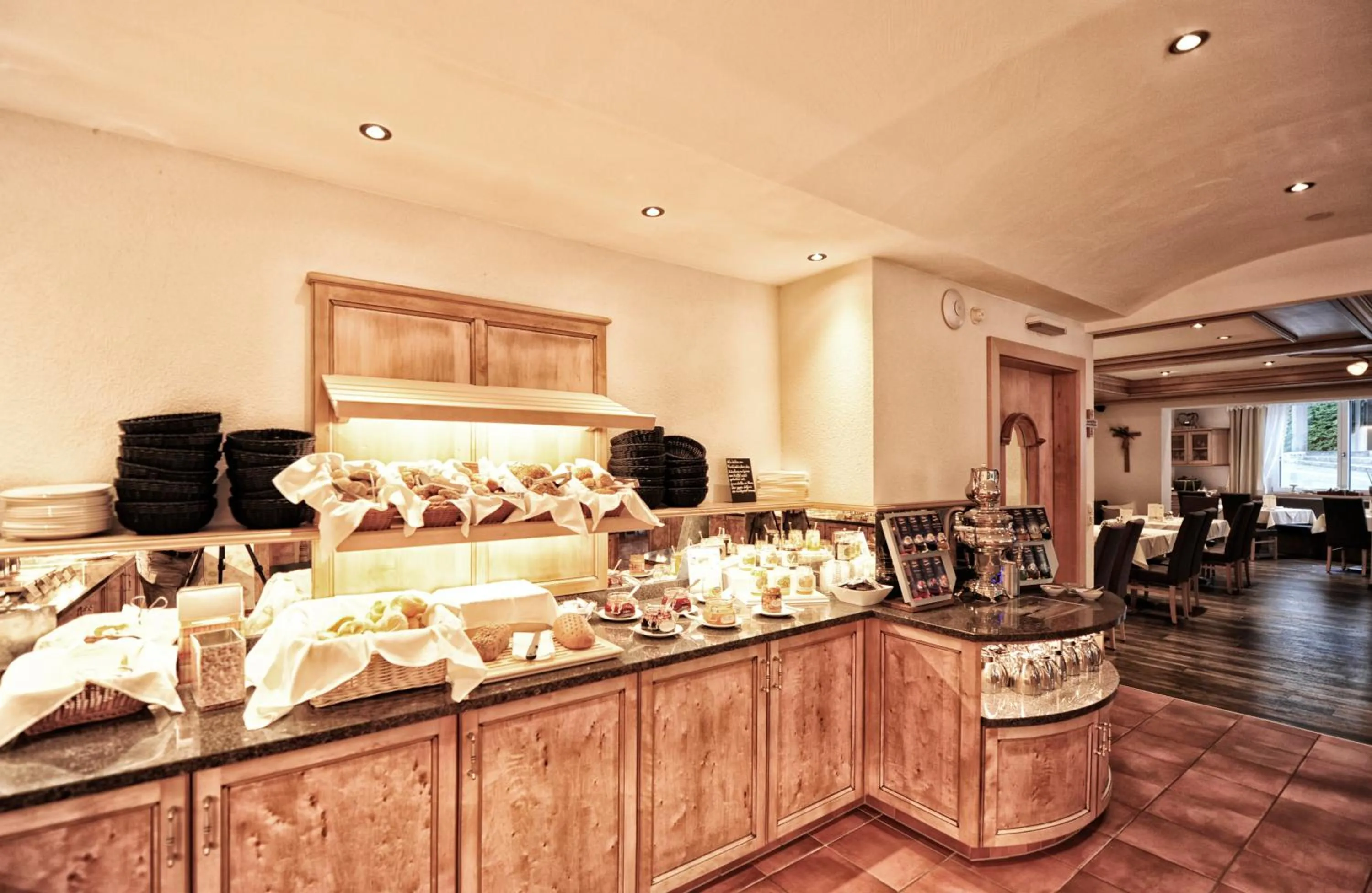 Restaurant/places to eat in Hotel Arnika