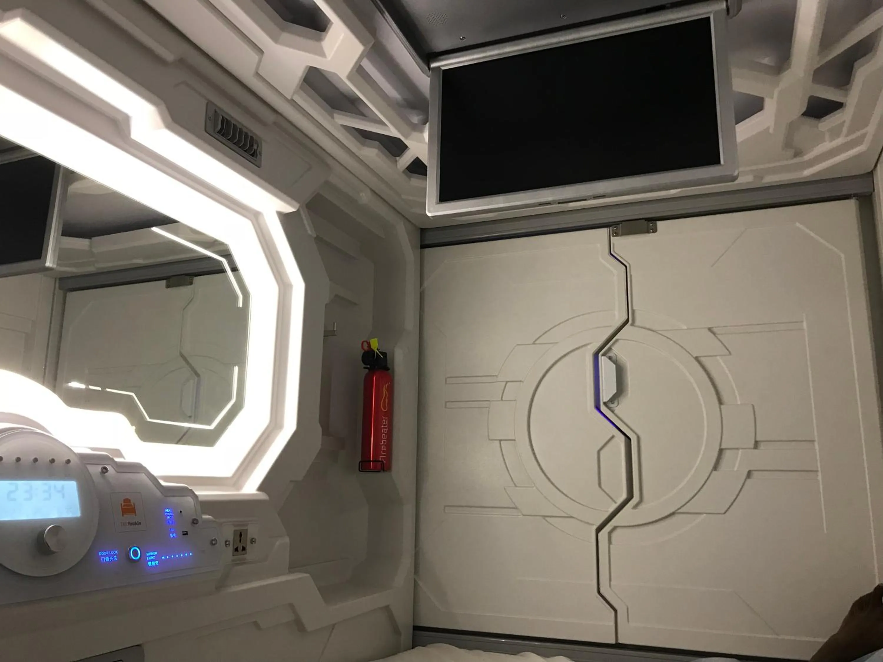 TV and multimedia in TBS Rest & Go Transit Motel