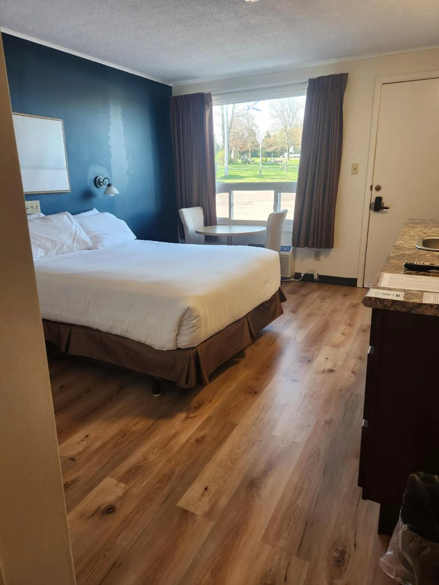 Bed in Travelodge by Wyndham Amherst