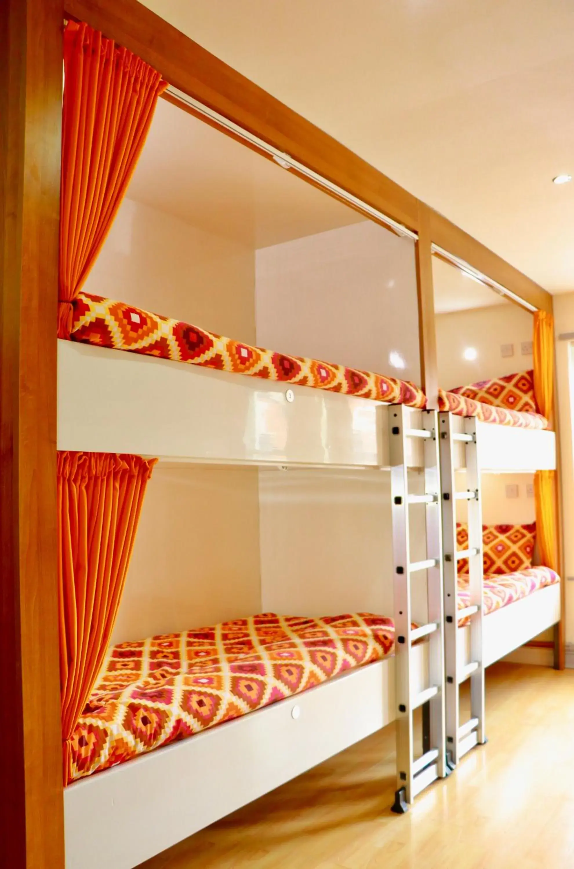 Bed in 6-Bed Mixed Dormitory Room in The Liverpool Pod Travel Hostel Bed in 6-Bed Mixed Dormitory Room in The Liverpool Pod Travel Hostel