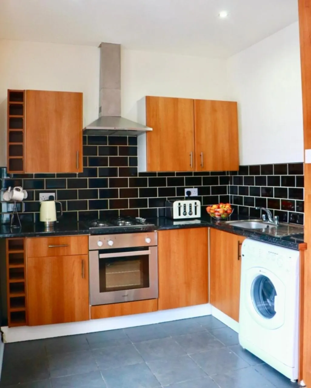 Kitchen or kitchenette in The Liverpool Pod Travel Hostel