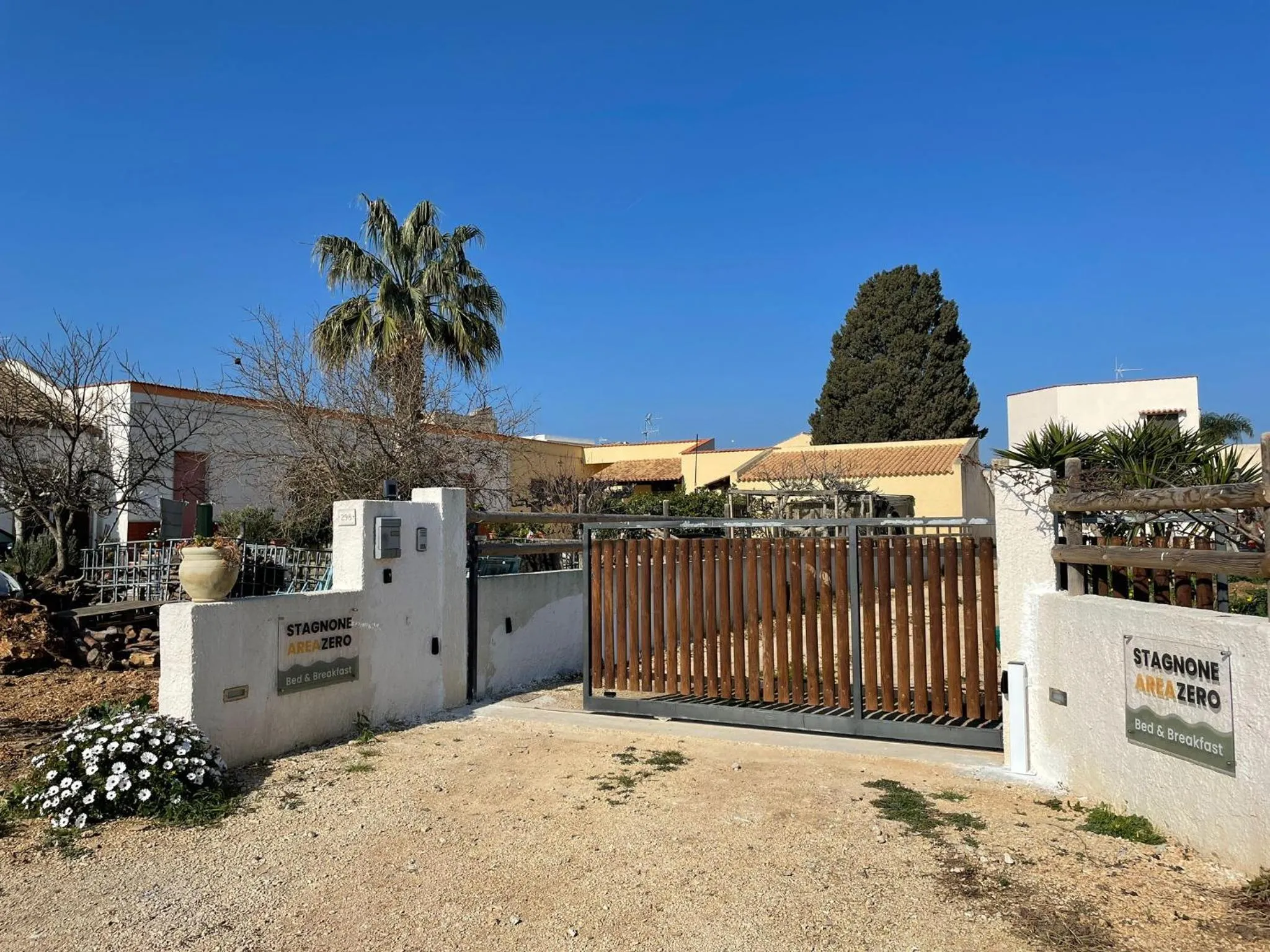 Facade/entrance in Stagnone Area Zero