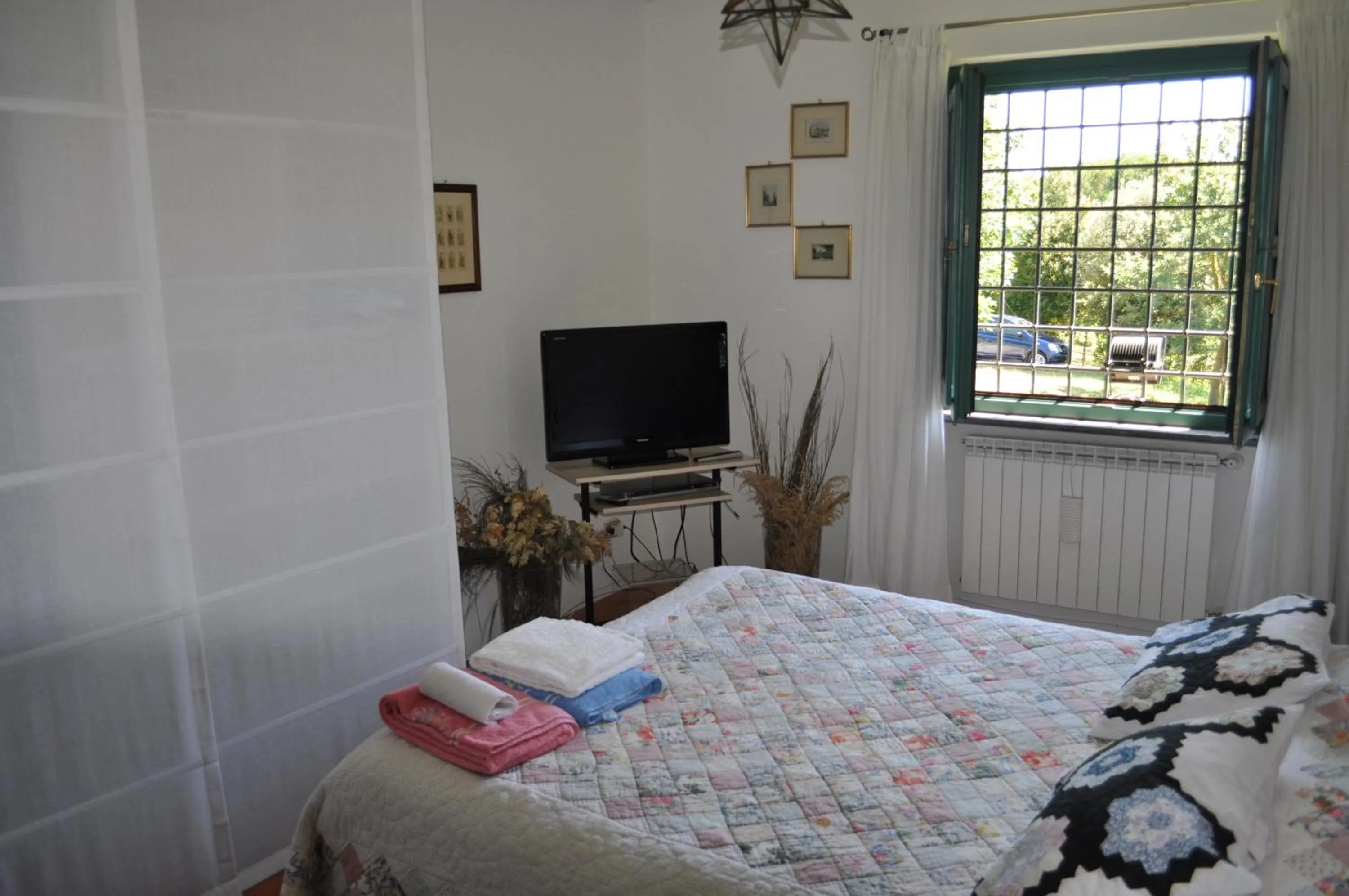 TV and multimedia, Bed in Casale Vicino Al Golf Nazionale