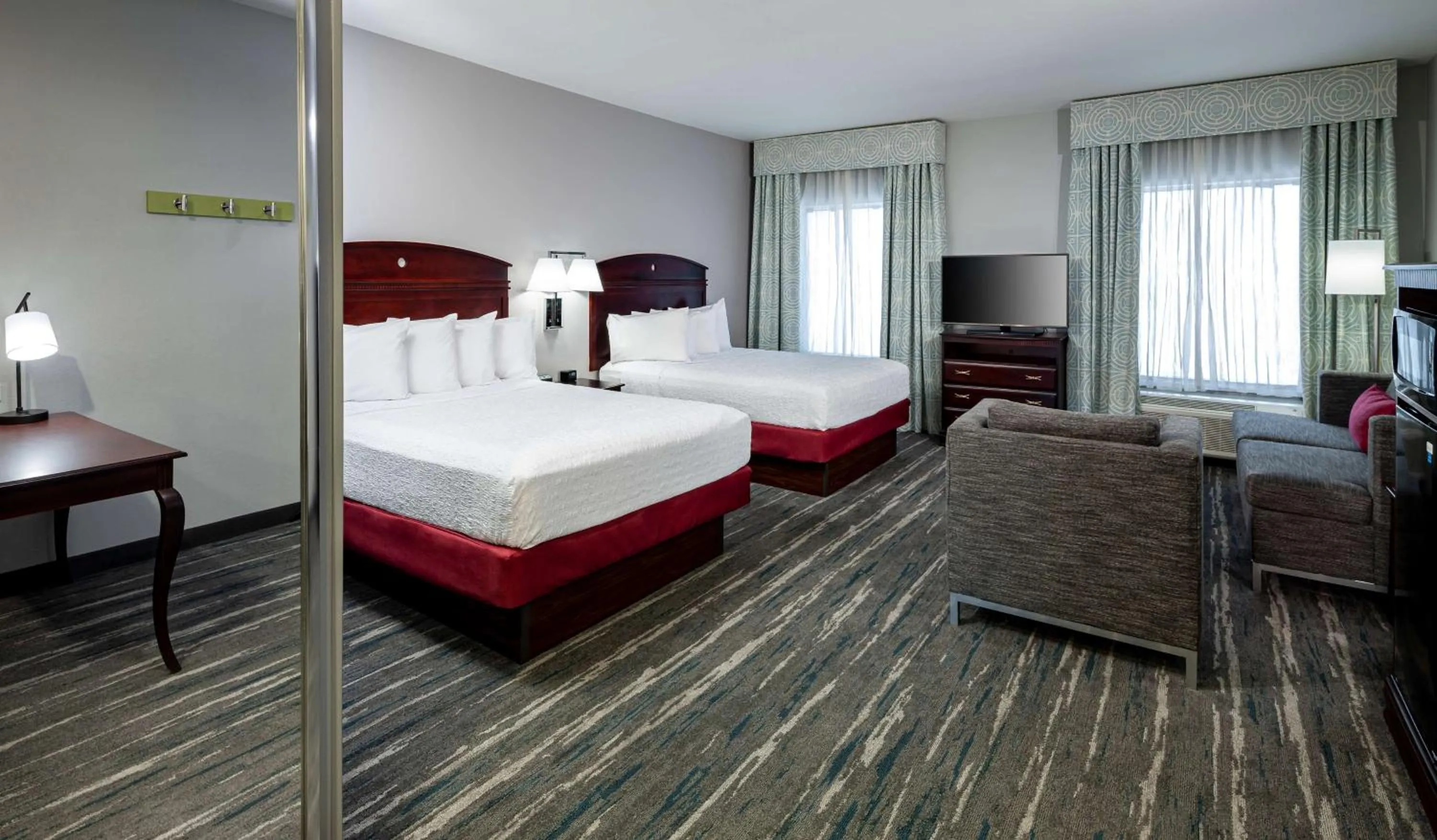 Living room, Bed in Hampton Inn & Suites Texarkana